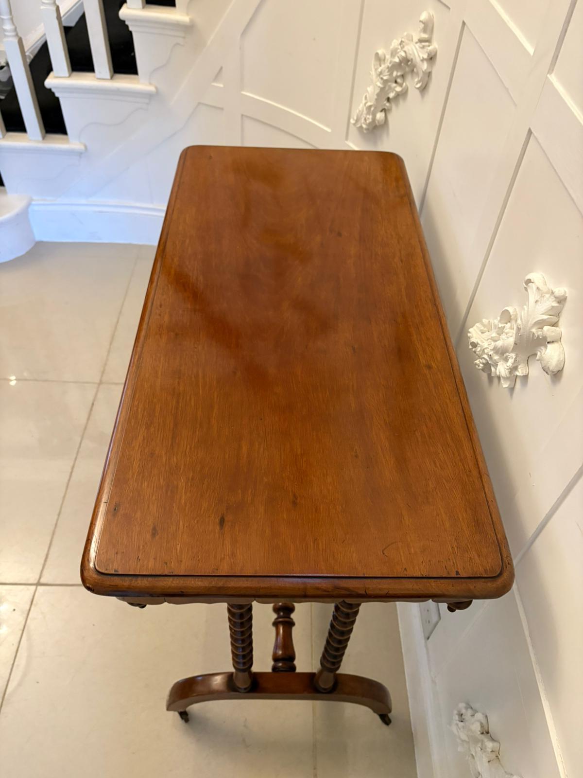 XIXe siècle Table d'appoint/lampe ancienne en acajou de qualité victorienne en vente