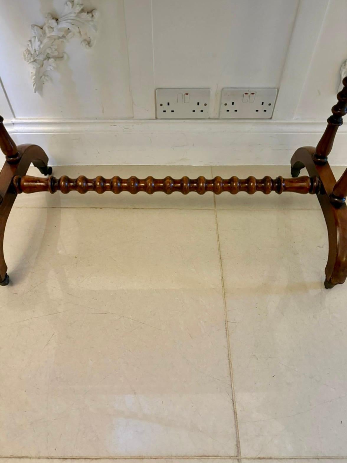 Autre Table d'appoint/lampe ancienne en acajou de qualité victorienne en vente