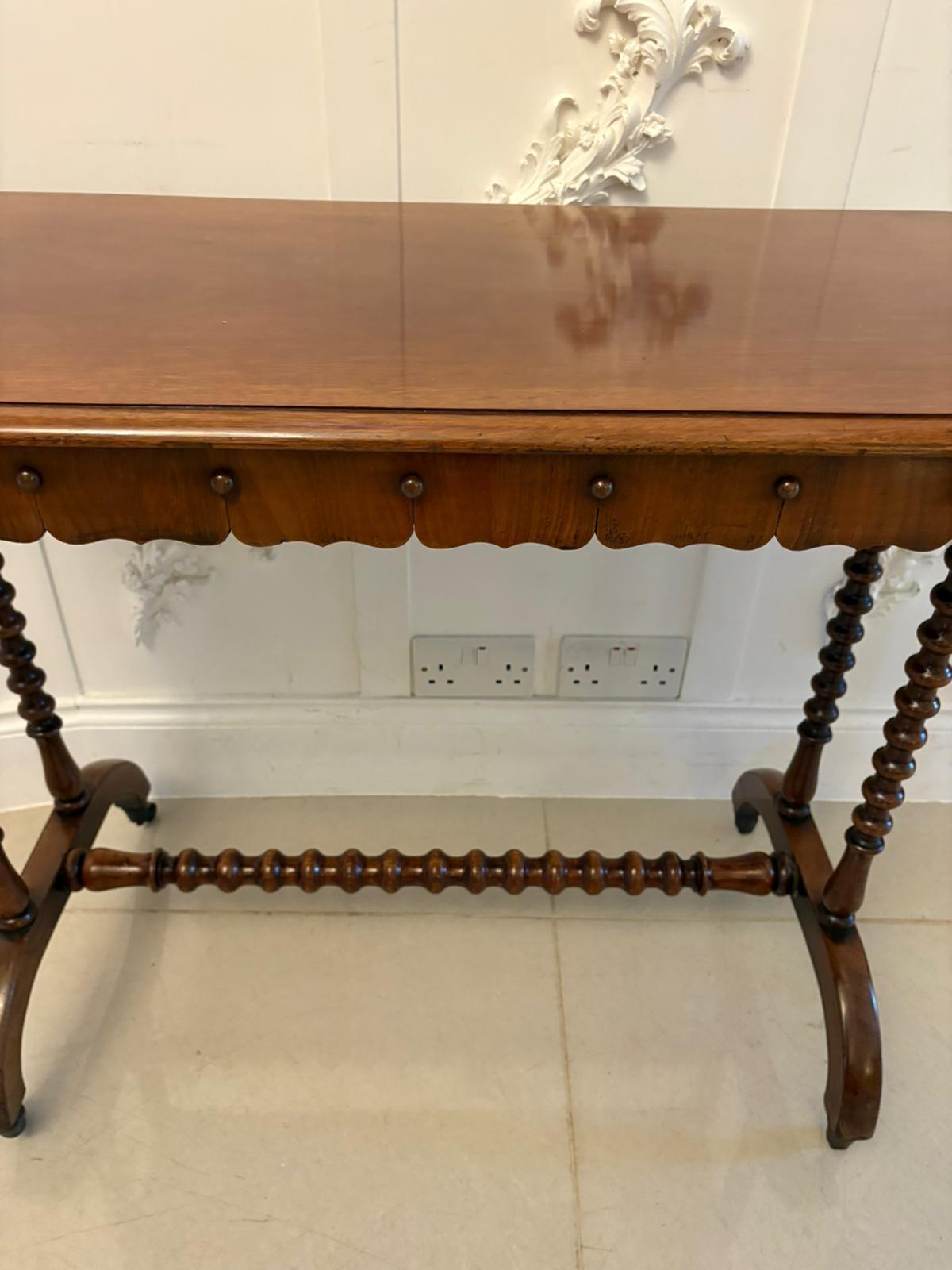 Table d'appoint/lampe ancienne en acajou de qualité victorienne en vente 1