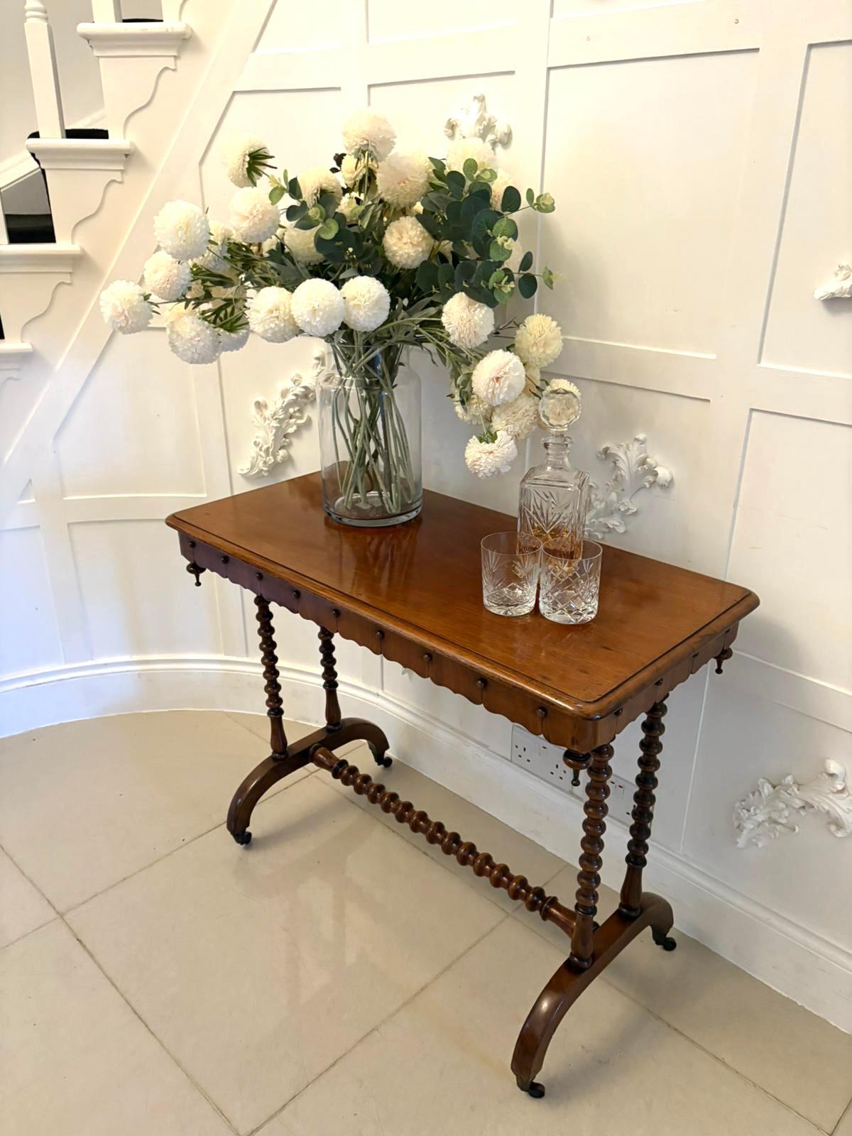 Victorien Table d'appoint/lampe ancienne en acajou de qualité victorienne en vente