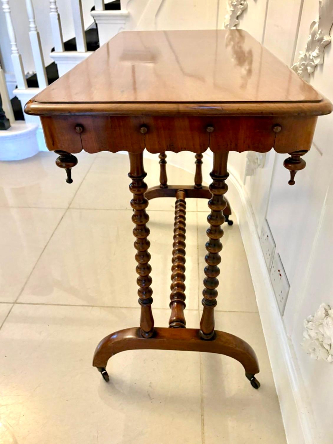 Table d'appoint/lampe ancienne en acajou de qualité victorienne Bon état - En vente à Suffolk, GB