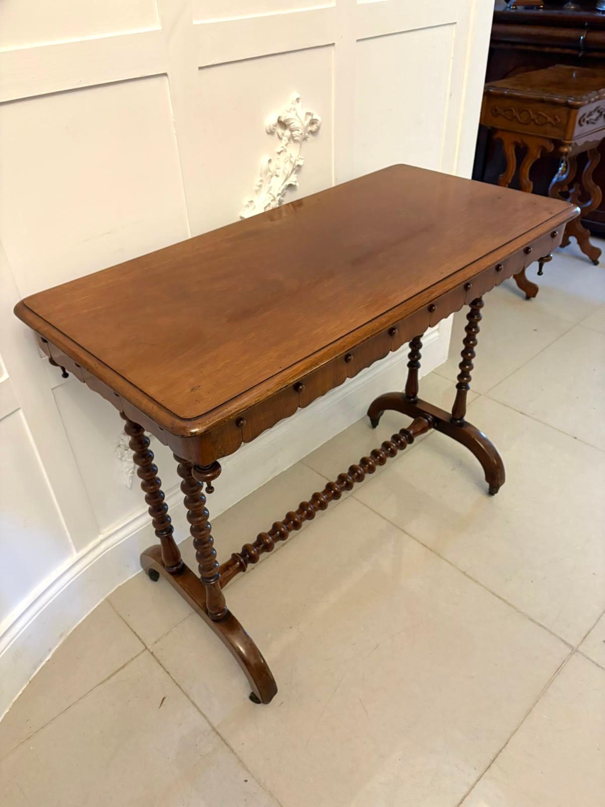 Table d'appoint/lampe ancienne en acajou de qualité victorienne en vente 3