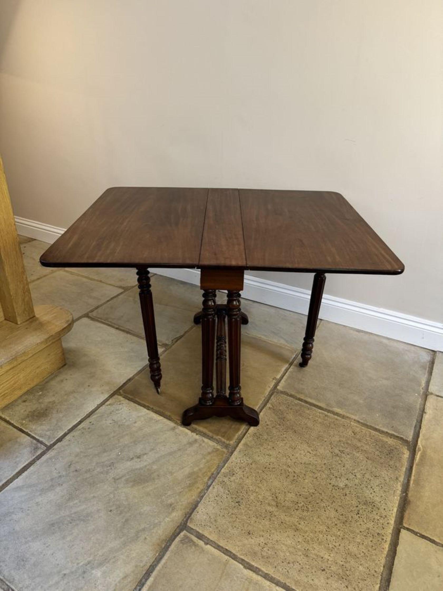 Early Victorian Antique Victorian quality mahogany Sutherland table  For Sale