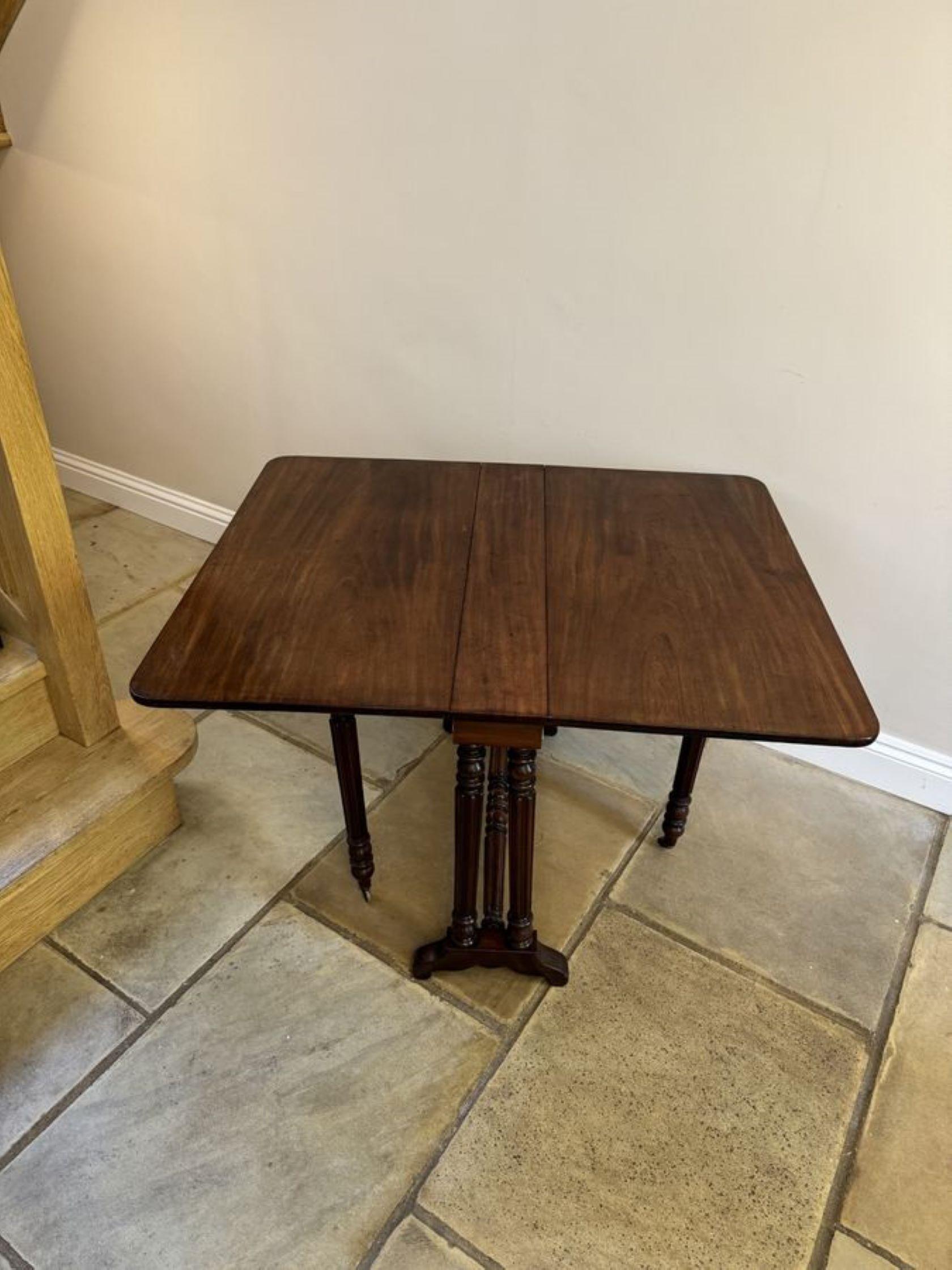 Antique Victorian quality mahogany Sutherland table  In Good Condition For Sale In Ipswich, GB