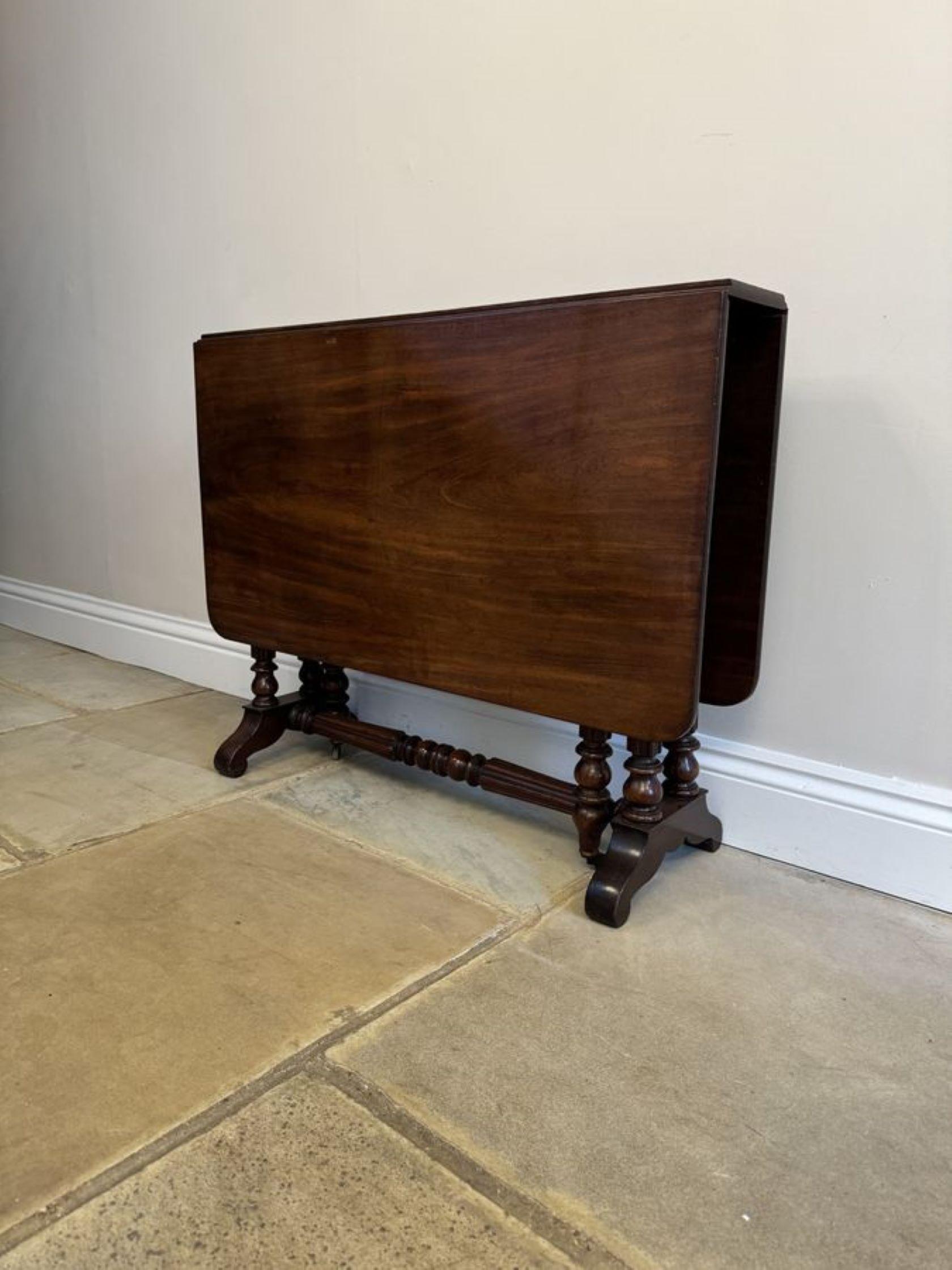 Antique Victorian quality mahogany Sutherland table  For Sale 1