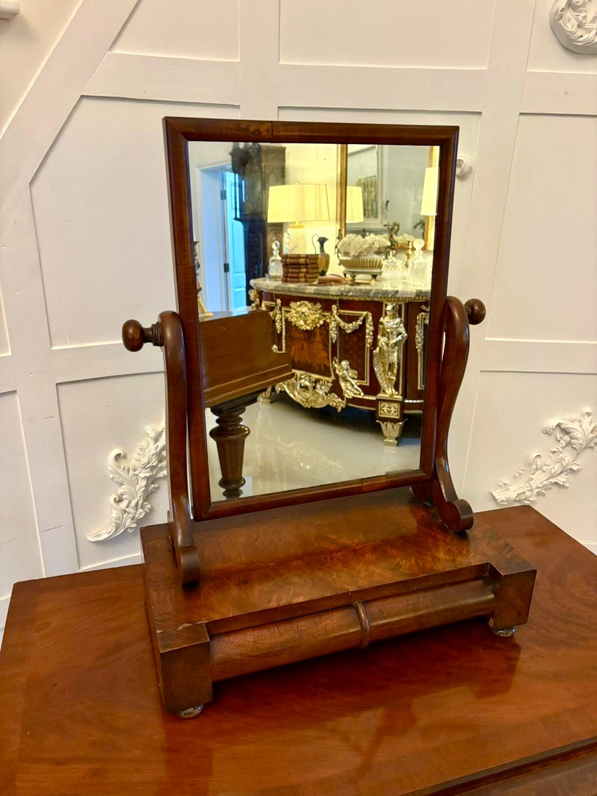 Mogano Antique Mirror Swing in mogano di qualità vittoriana in vendita