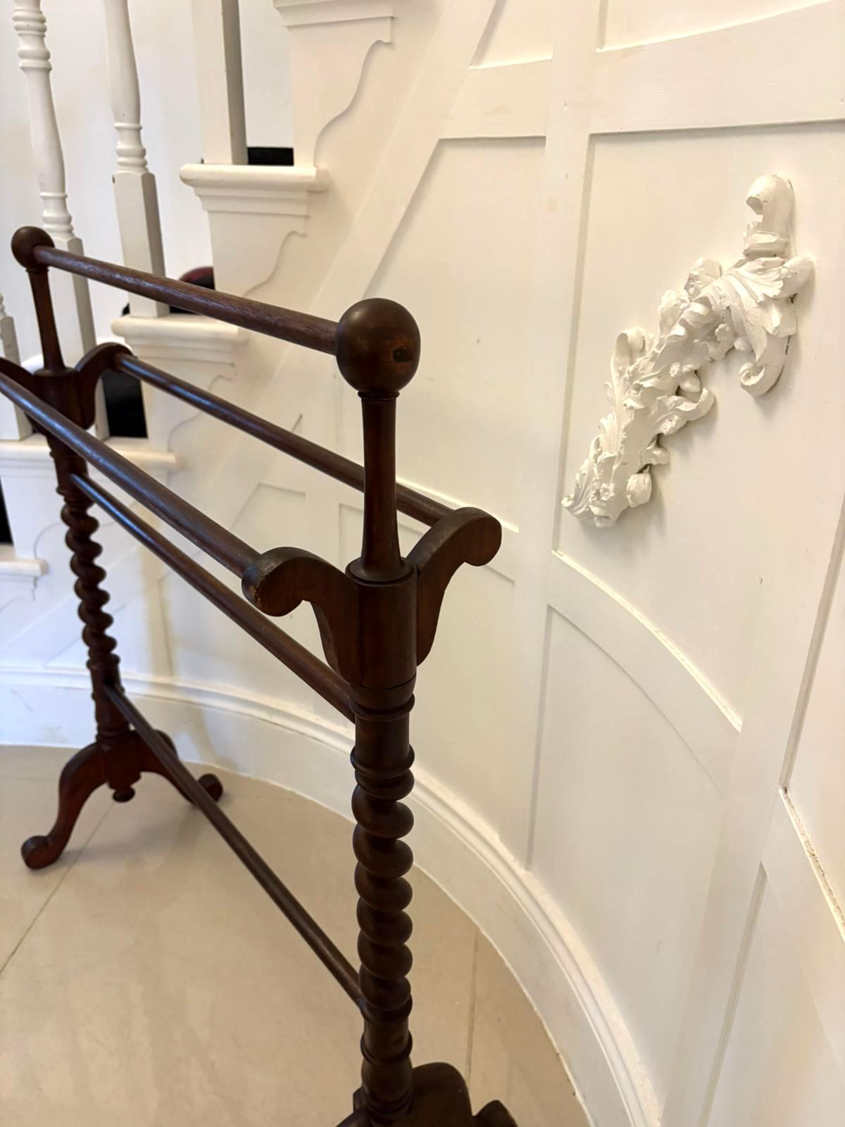 Autre Porte-serviettes ancien en acajou de qualité victorienne en vente