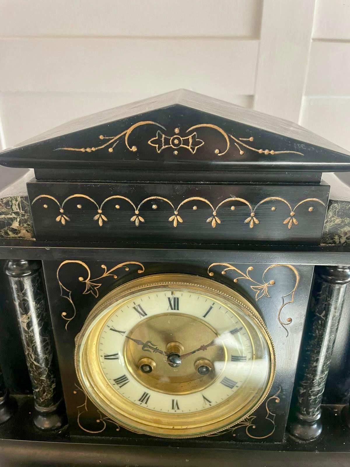 Horloge de manteau en marbre antique de qualité victorienne  en vente 2