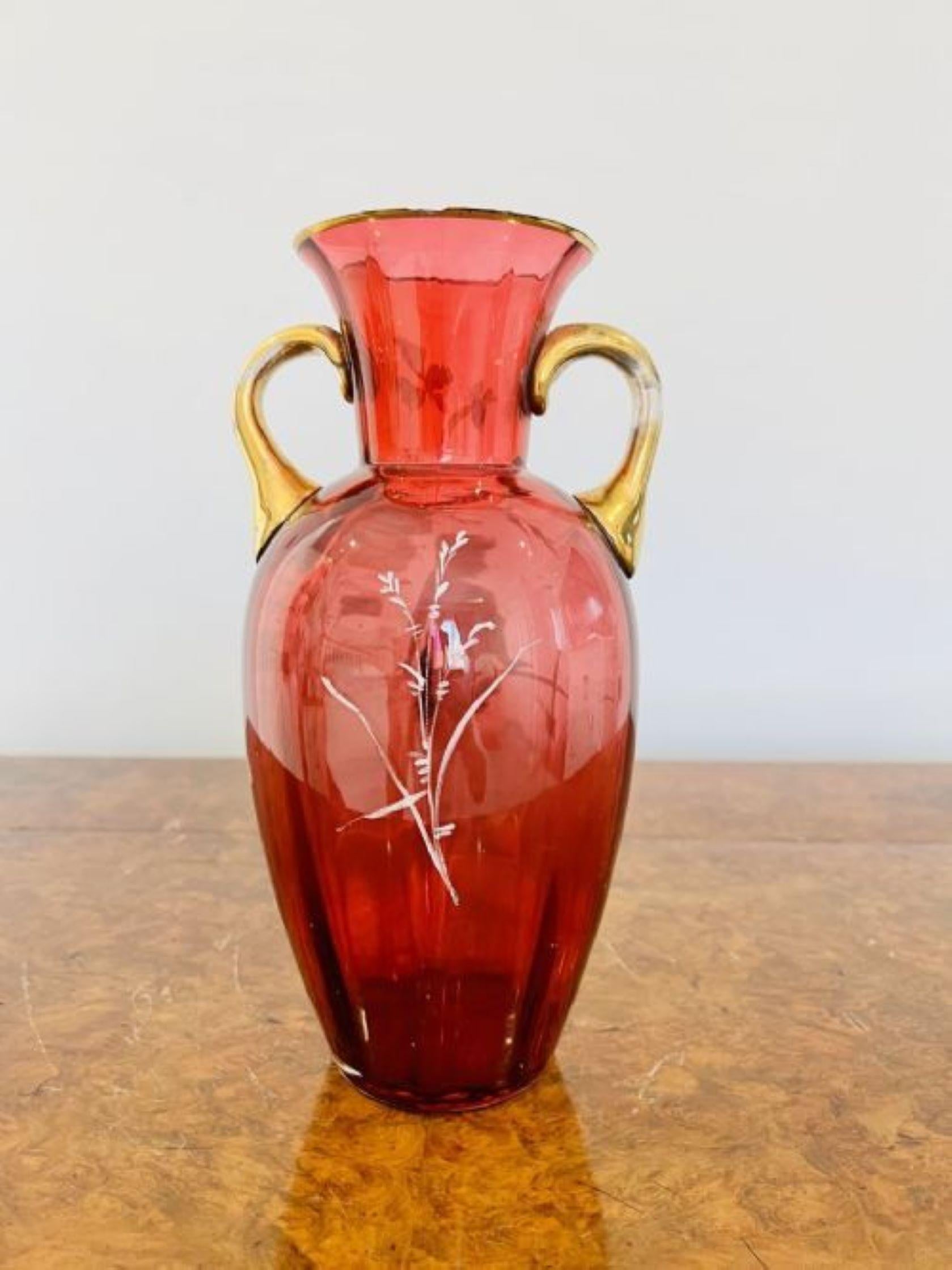 Victorien Vase antique victorien Mary Gregory couleur canneberge en vente