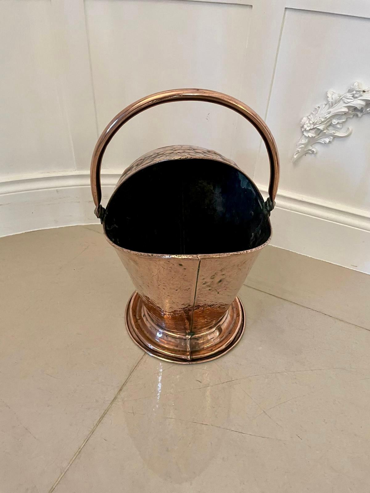 Antique Victorian Quality Ornate Copper Coal Bucket  In Good Condition For Sale In Suffolk, GB