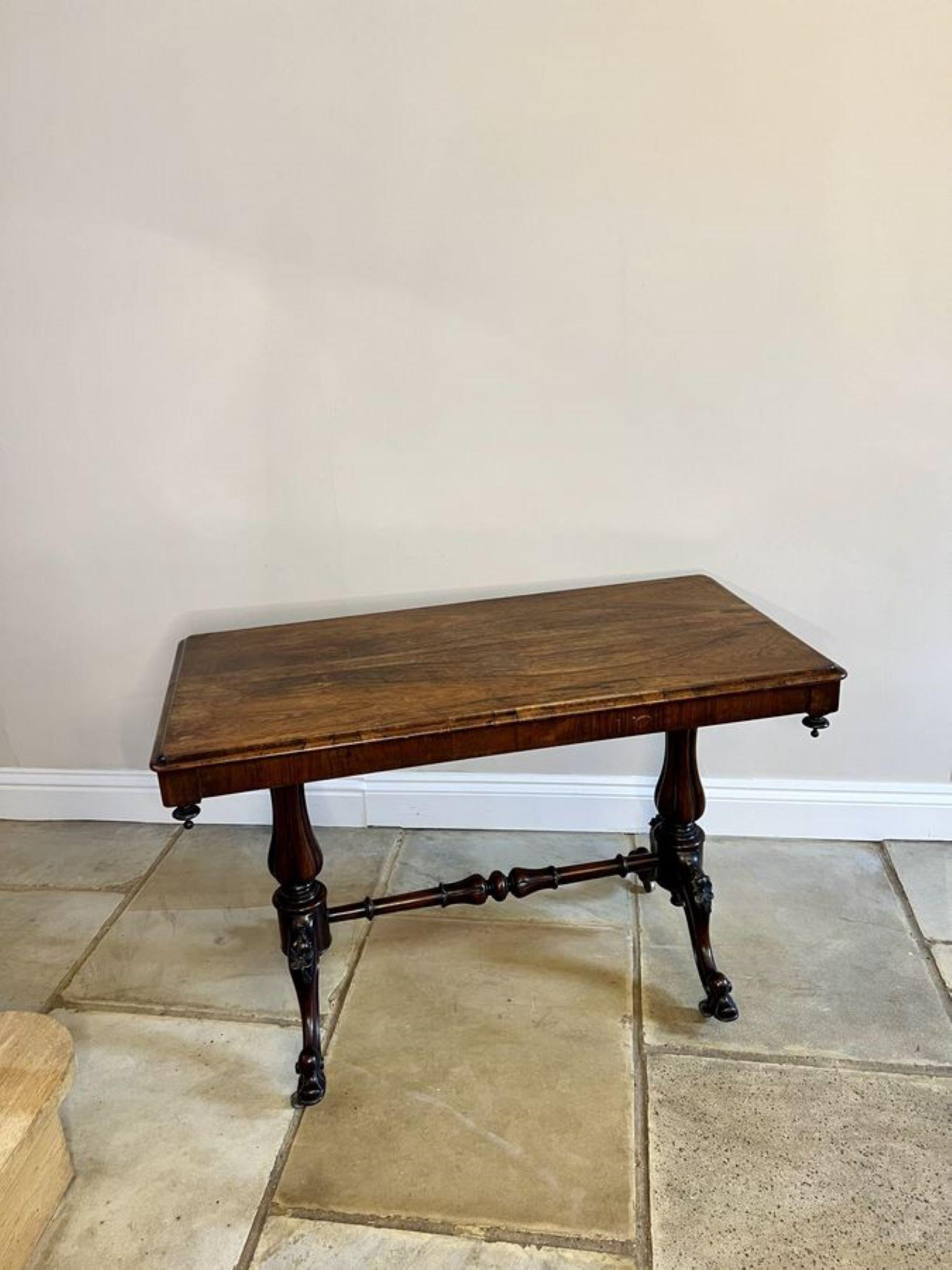 Table centrale victorienne ancienne en bois de rose  en vente 3