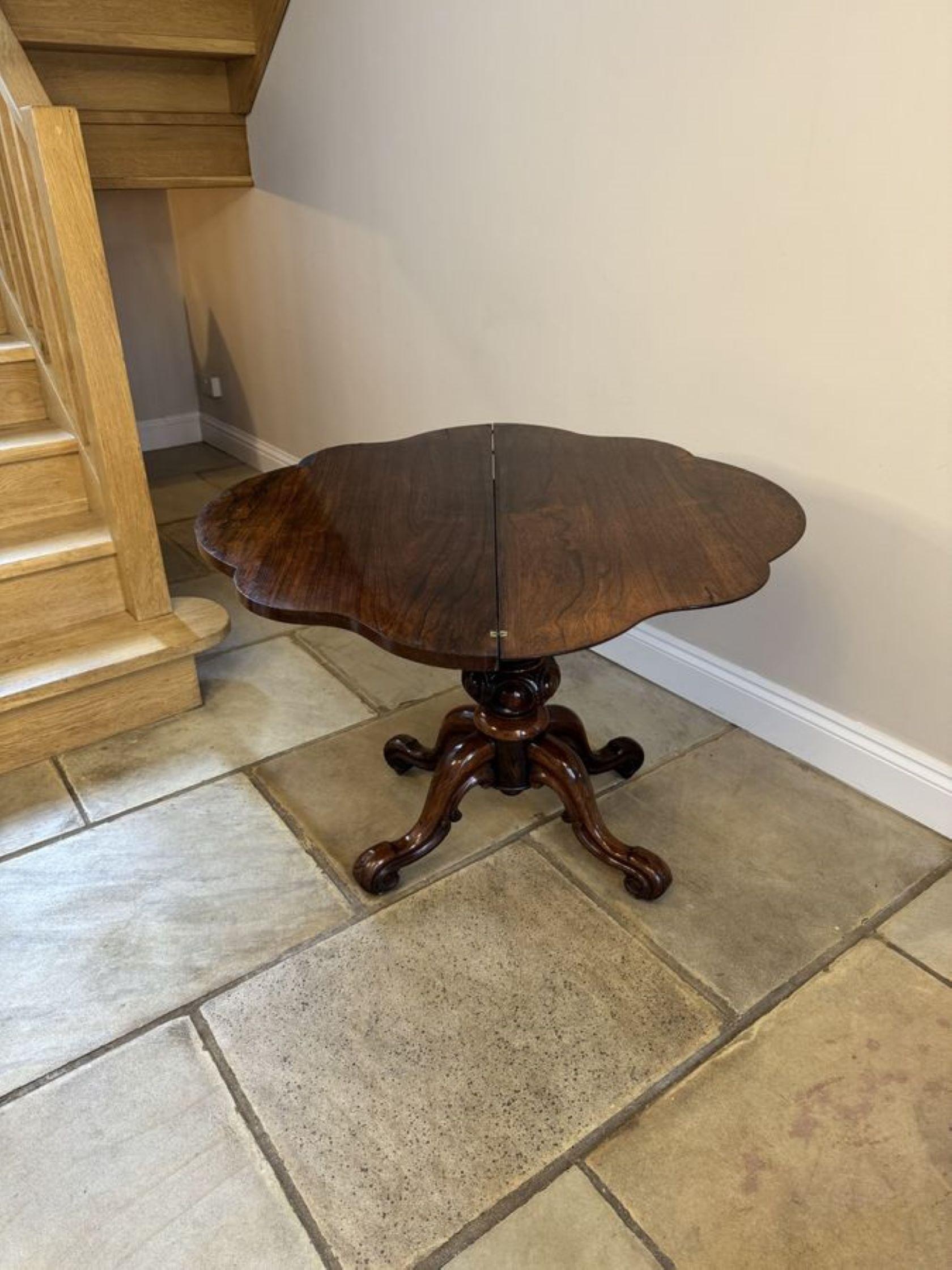 Early Victorian Antique Victorian quality rosewood tea table  For Sale
