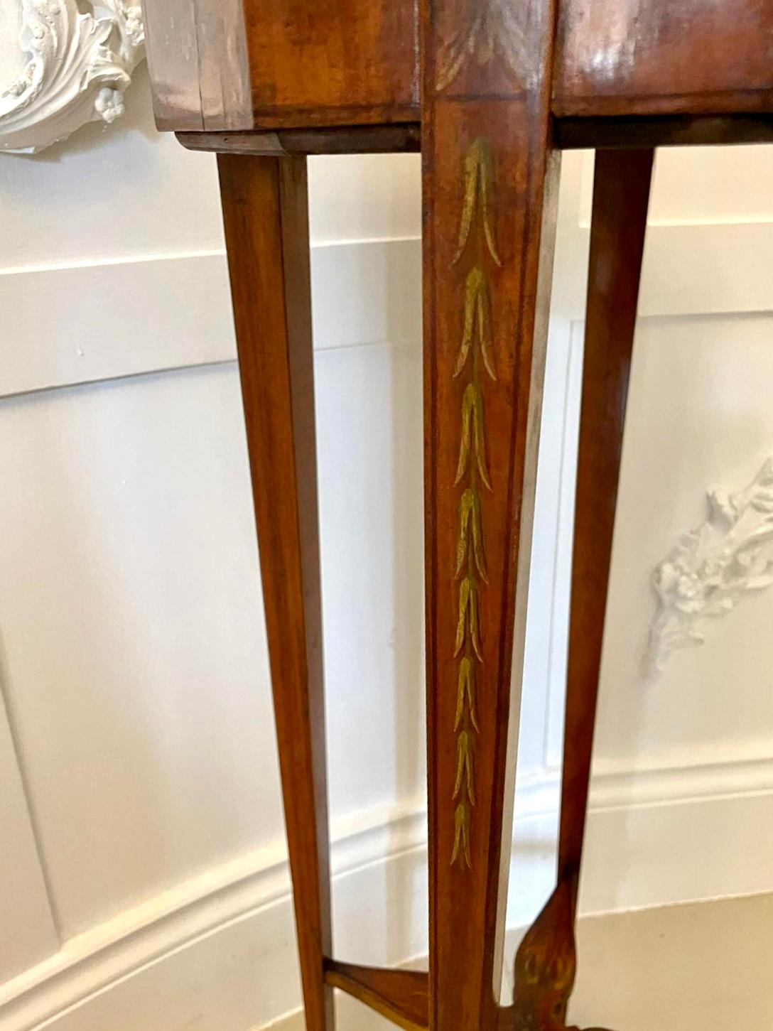 Antique Victorian Quality Satinwood Hand Painted Satinwood Lamp / Side Table For Sale 3