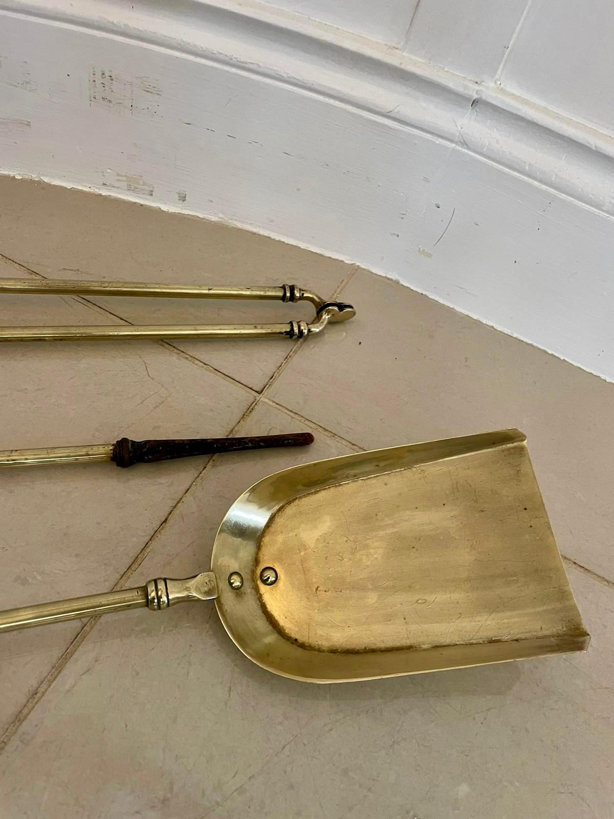 Antique Victorian Quality Set of 3 Brass Fire Irons  In Good Condition For Sale In Suffolk, GB