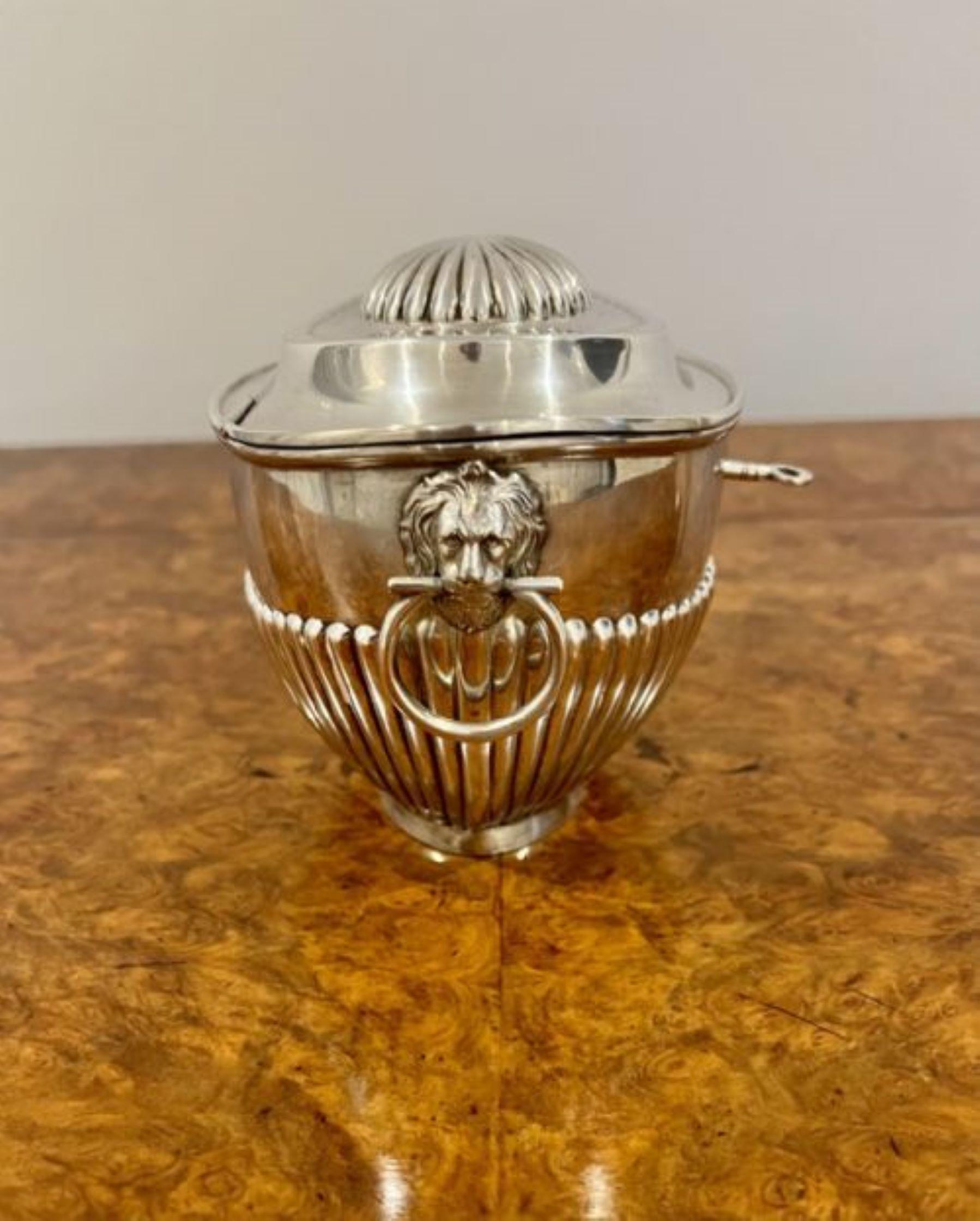 XIXe siècle Ancienne boîte à thé de qualité victorienne en métal argenté  en vente