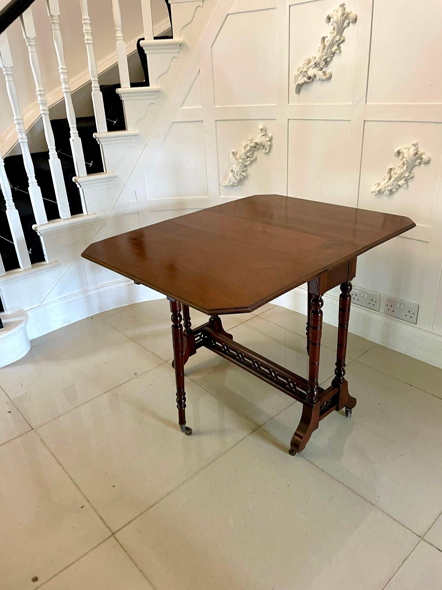 Antique Victorian Quality Solid Walnut Sutherland Table In Good Condition For Sale In Suffolk, GB
