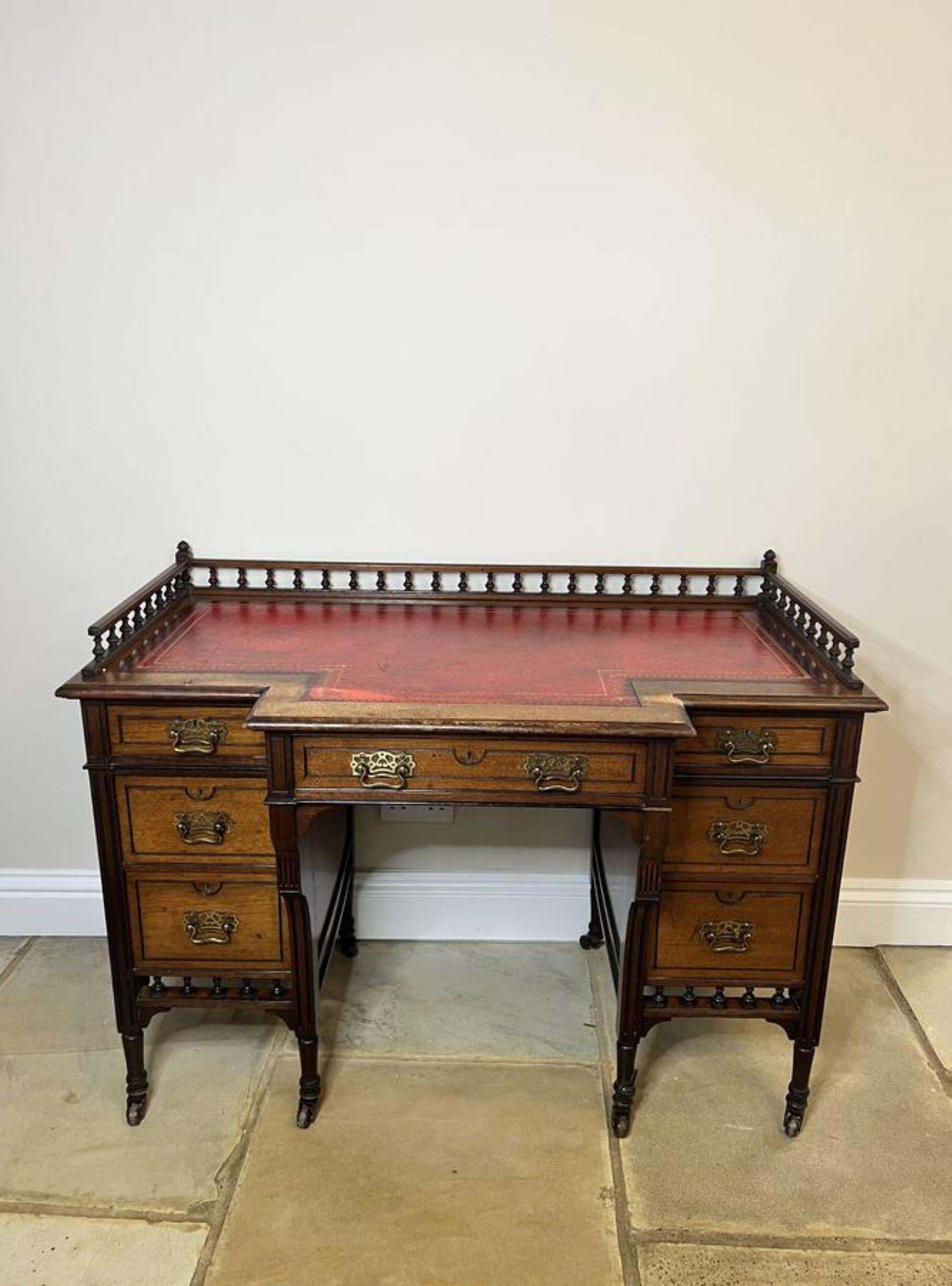 19th Century Antique Victorian quality walnut leather top freestanding kneehole desk  For Sale