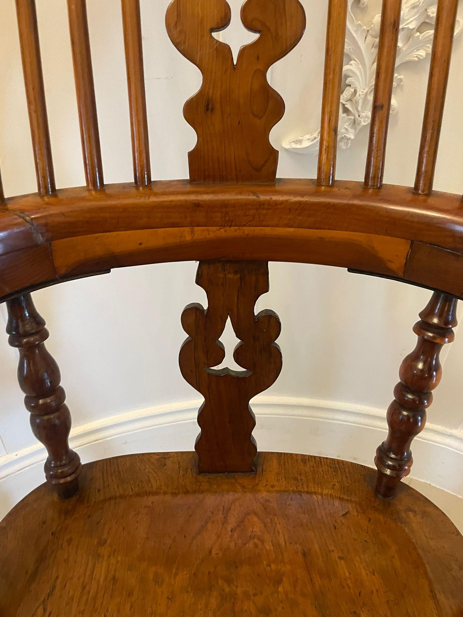English Antique Victorian Quality Yew Wood Broad Arm Windsor Chair  For Sale