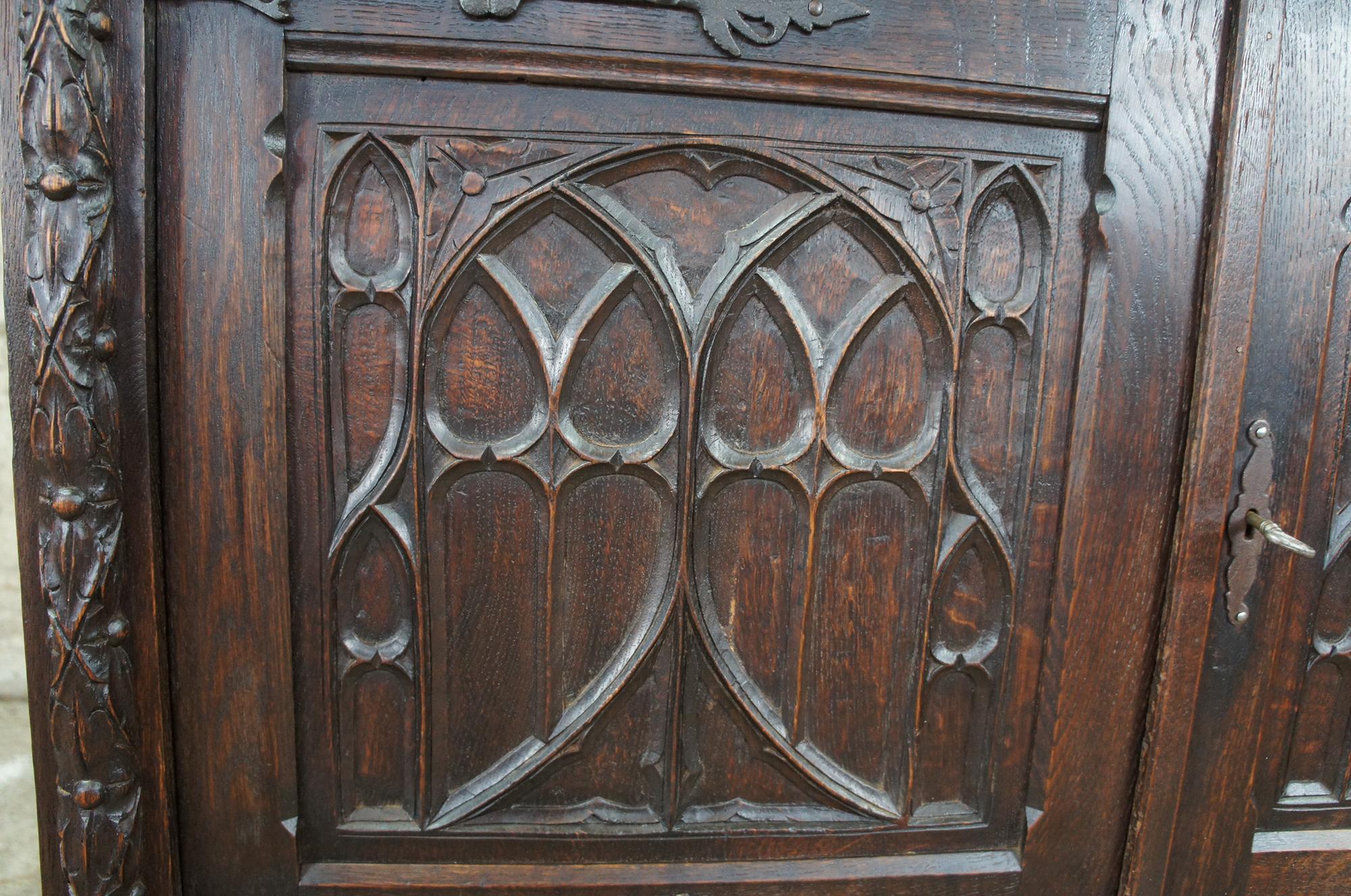 Antique Victorian Quartersawn Oak Gothic Carved Secretary Writing Desk 3
