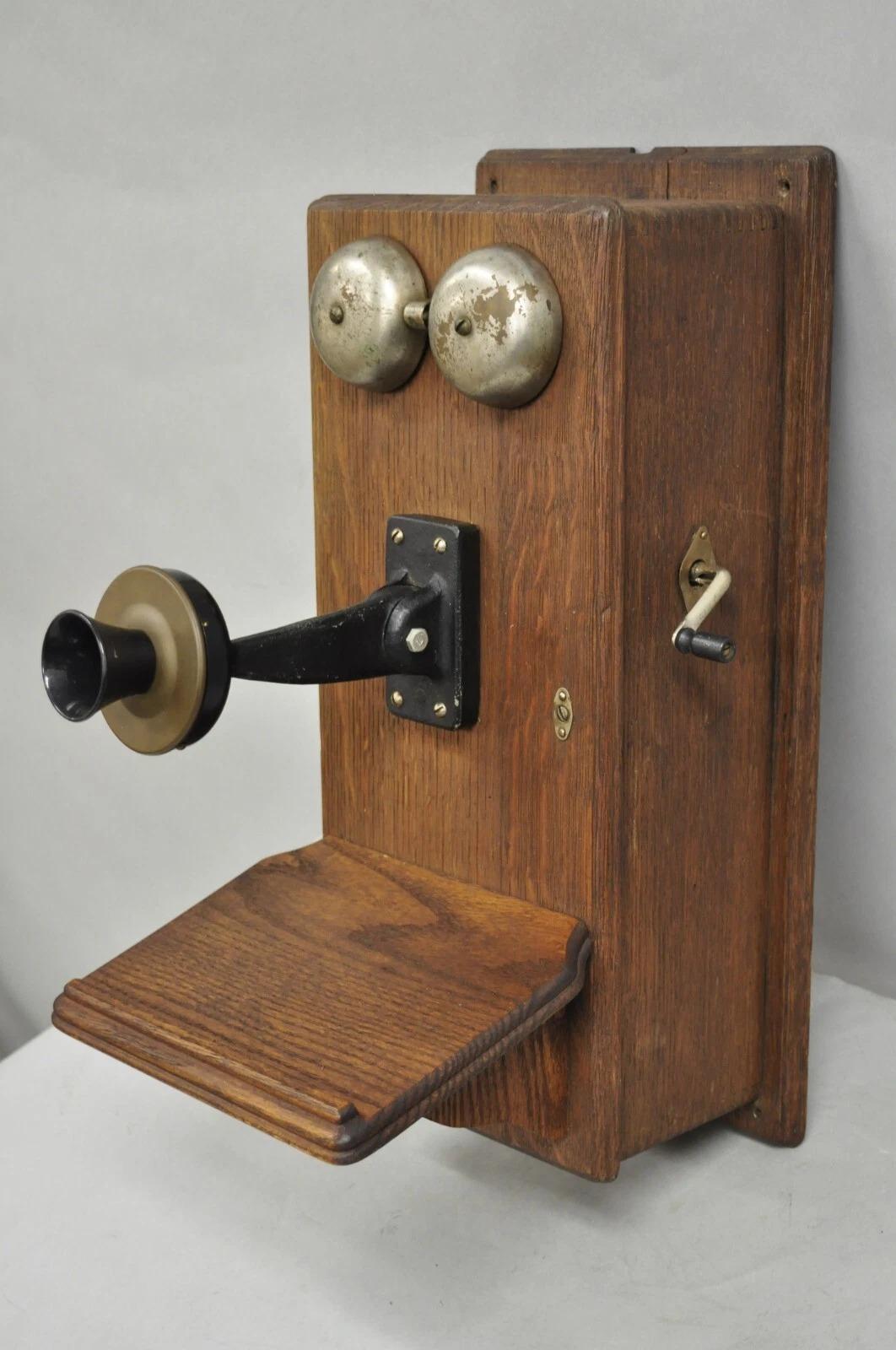 Ancienne manivelle victorienne en Oak Quartersawn Chandelier Téléphone mural en vente 8