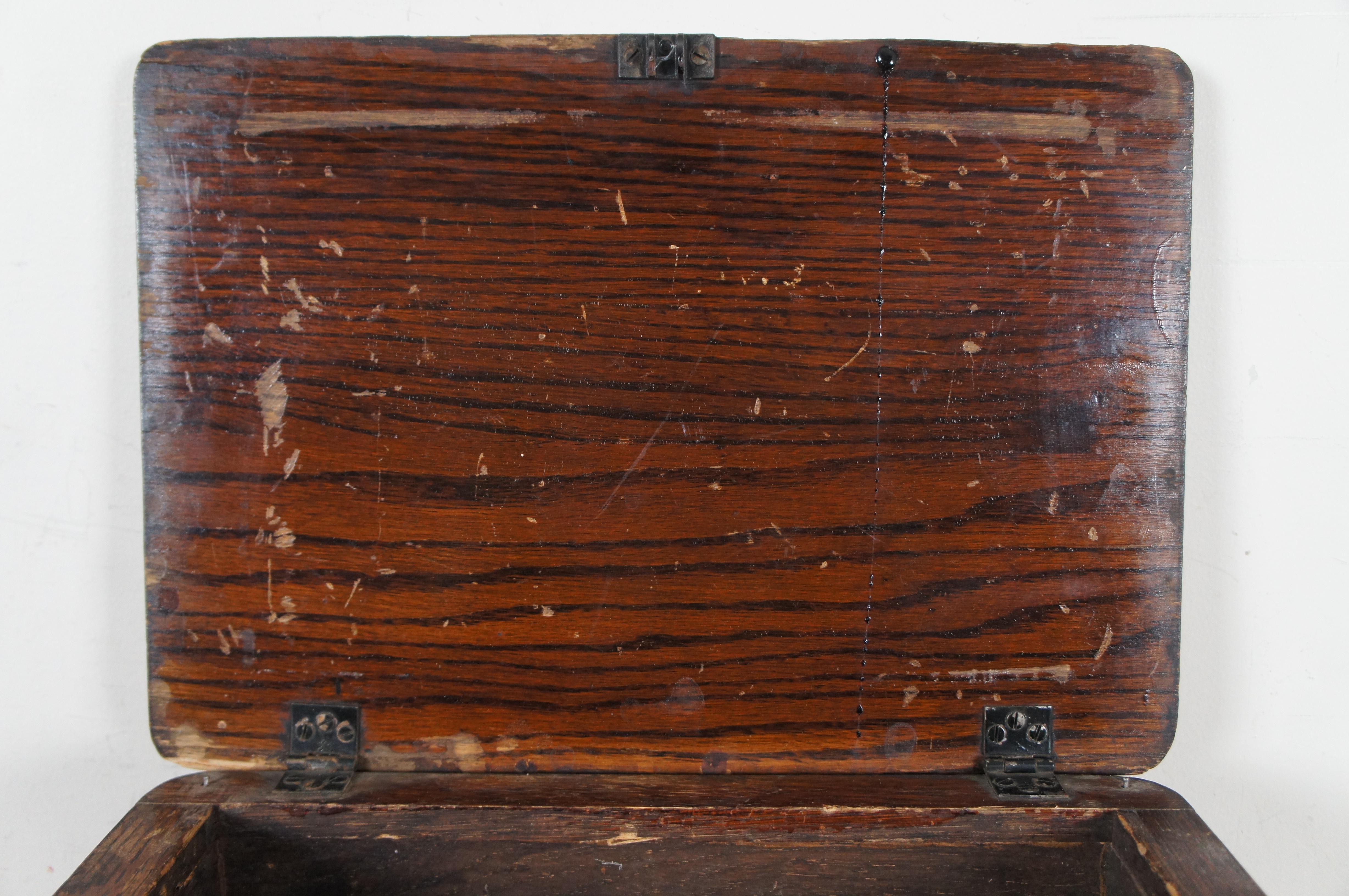 Antiker viktorianischer Fußhocker aus gedrechselter Eiche mit Nagelkopf und Shine Box aus Eiche 15 im Angebot 3