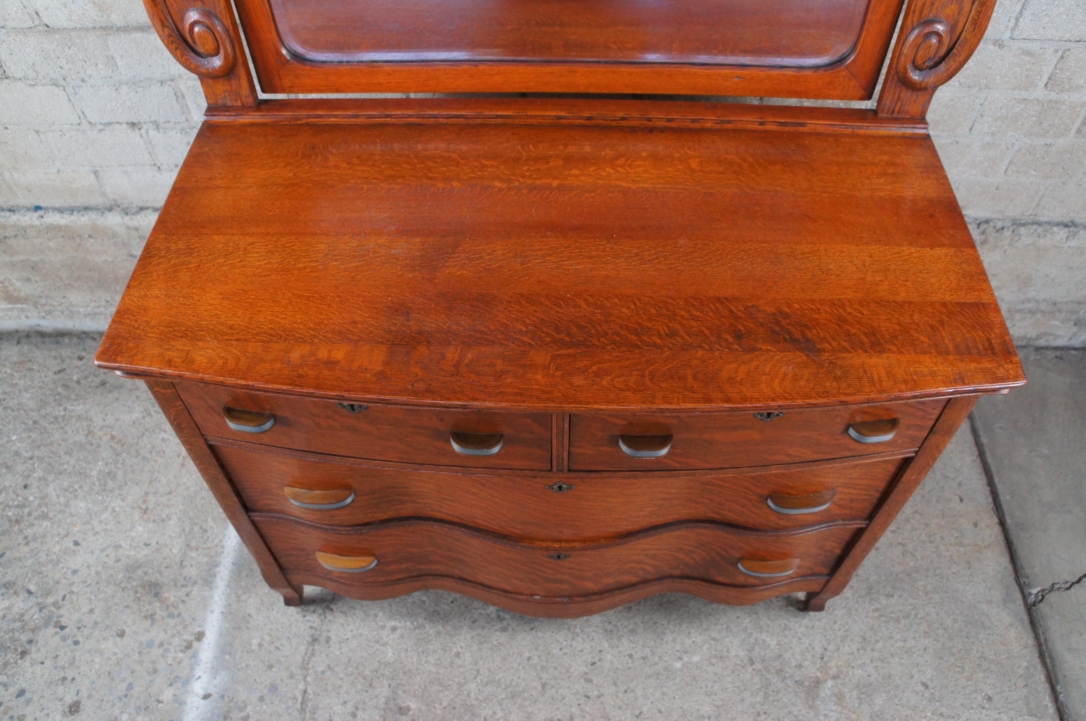 Antique Victorian Quartersawn Oak Serpentine Oxbow Chest Dresser & Mirror In Good Condition In Dayton, OH