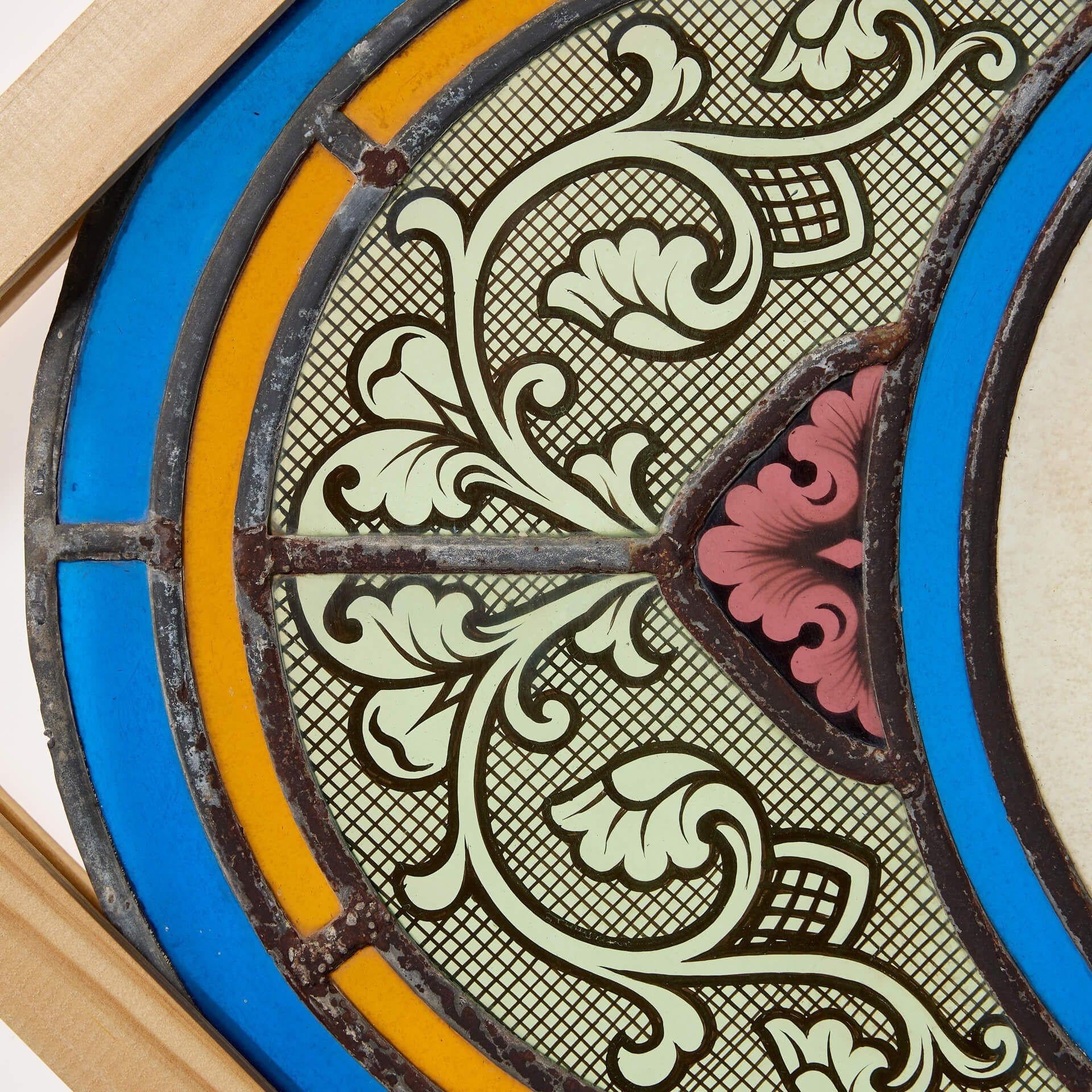 Antique Victorian Quatrefoil Stained Glass Window In Fair Condition For Sale In Wormelow, Herefordshire
