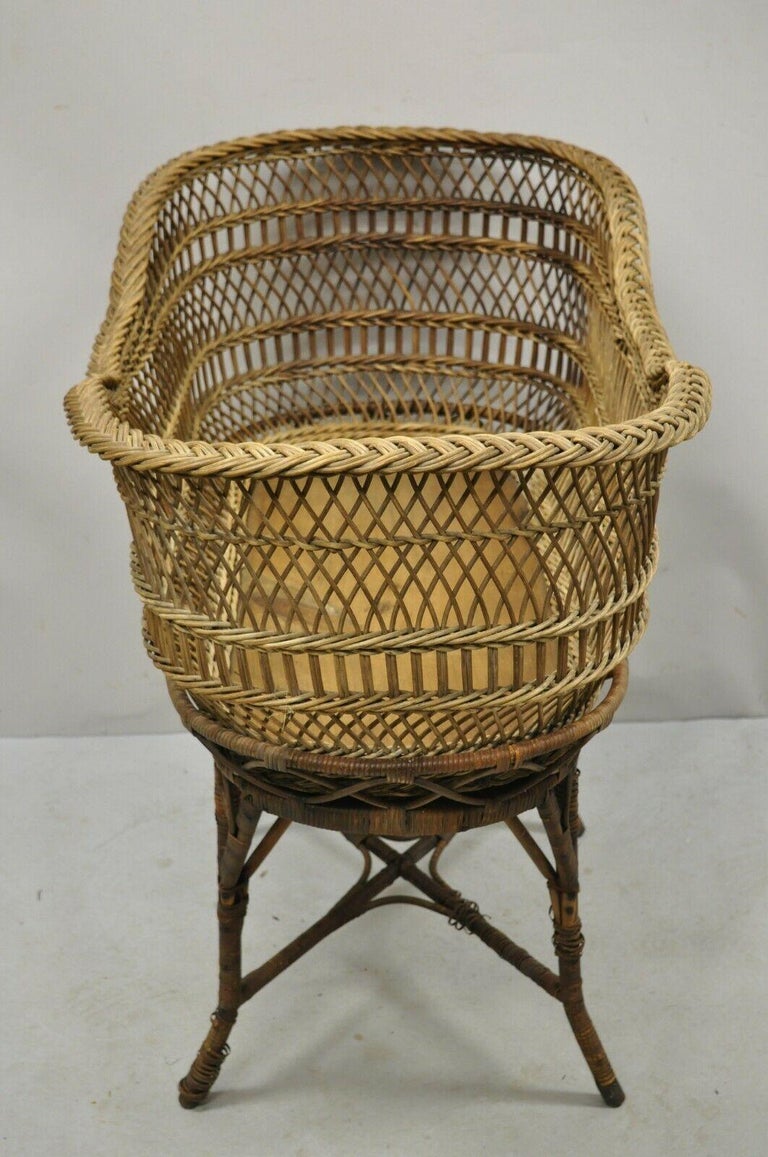 Antique Victorian Rattan And Wicker Baby Cradle atelieryuwa