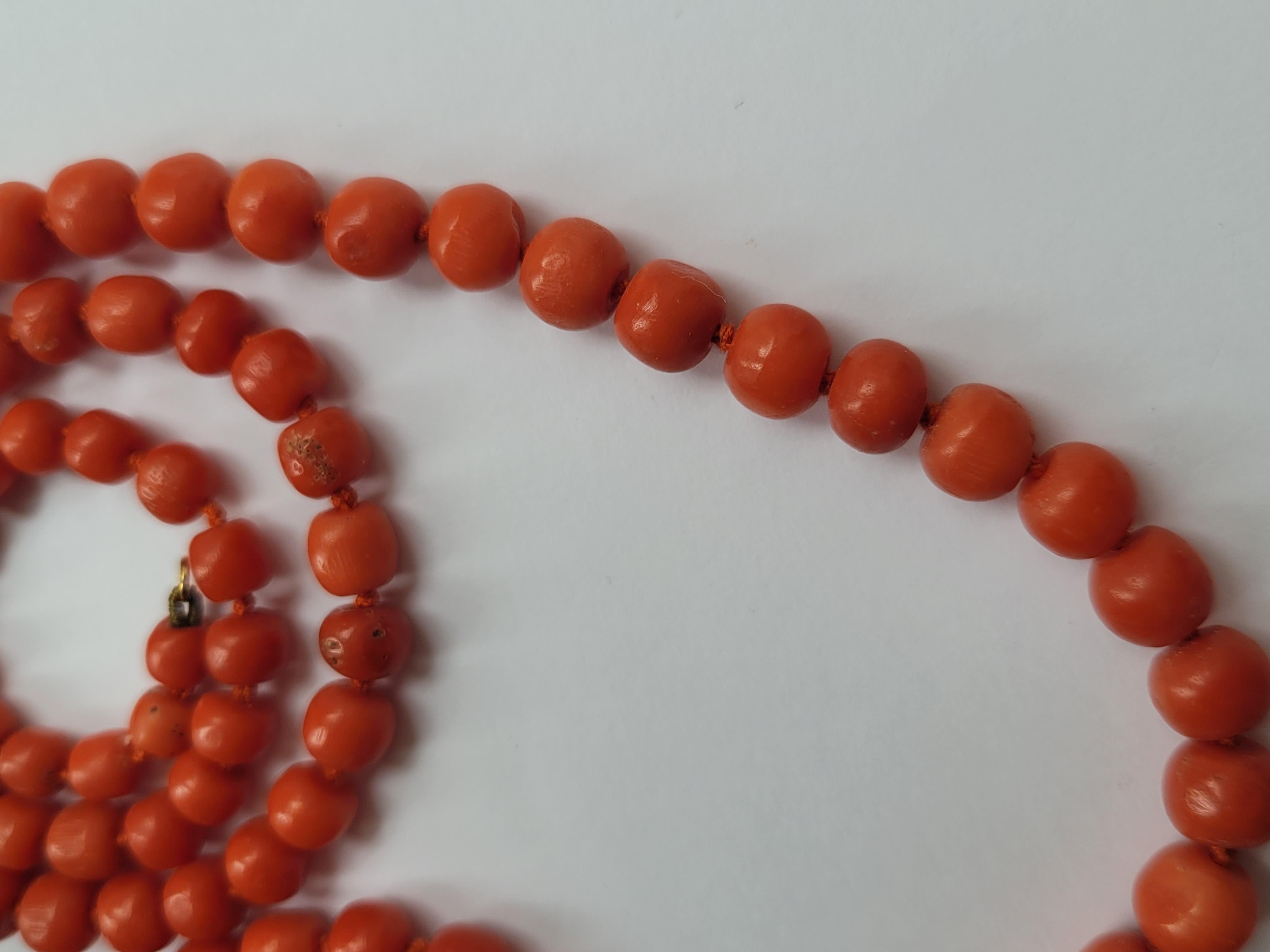 Antike viktorianische Halskette aus roter Lachs-Koralle mit Opernperlen im Angebot 3