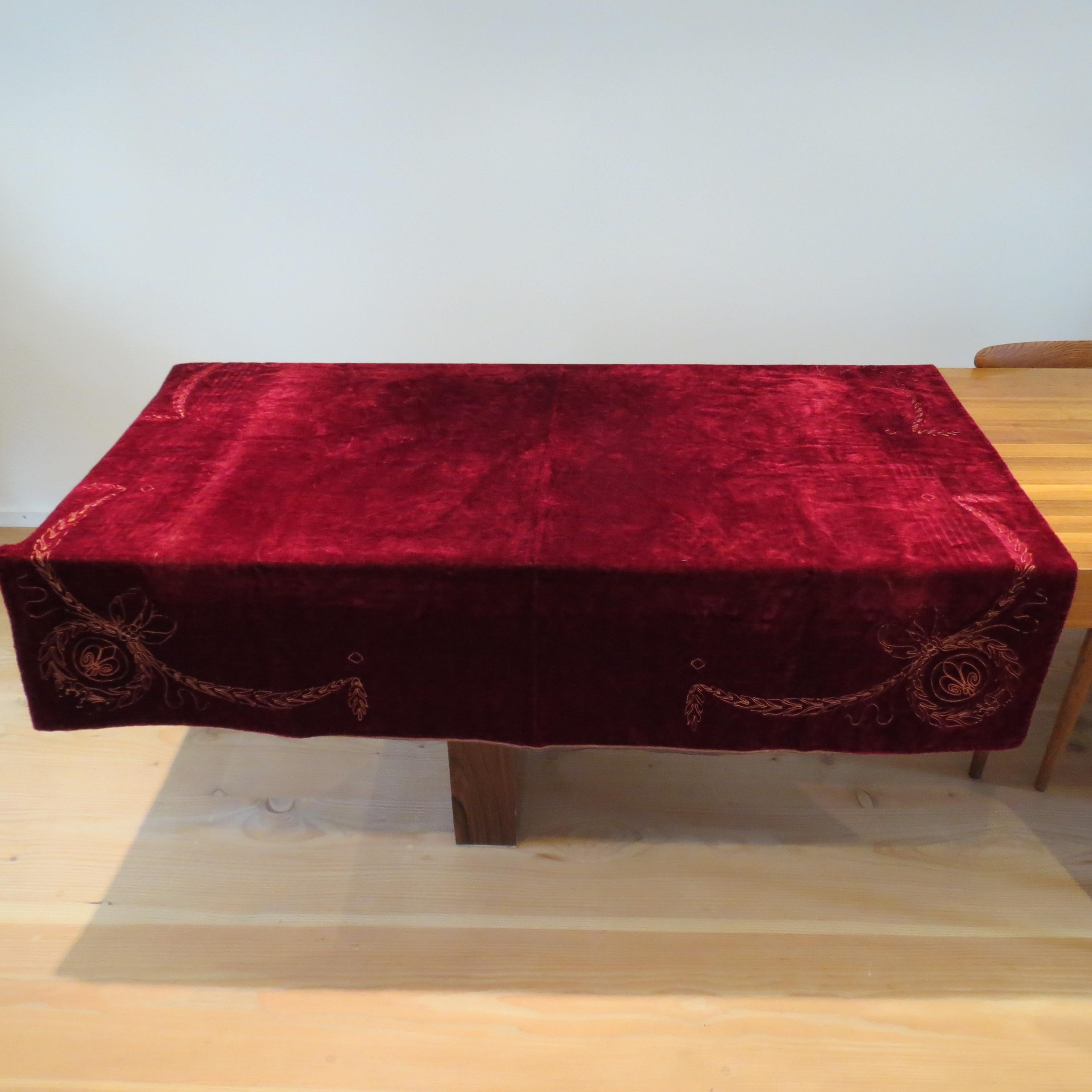 English Antique Victorian Red Velvet  Embroidered Tablecloth Throw Rug For Sale