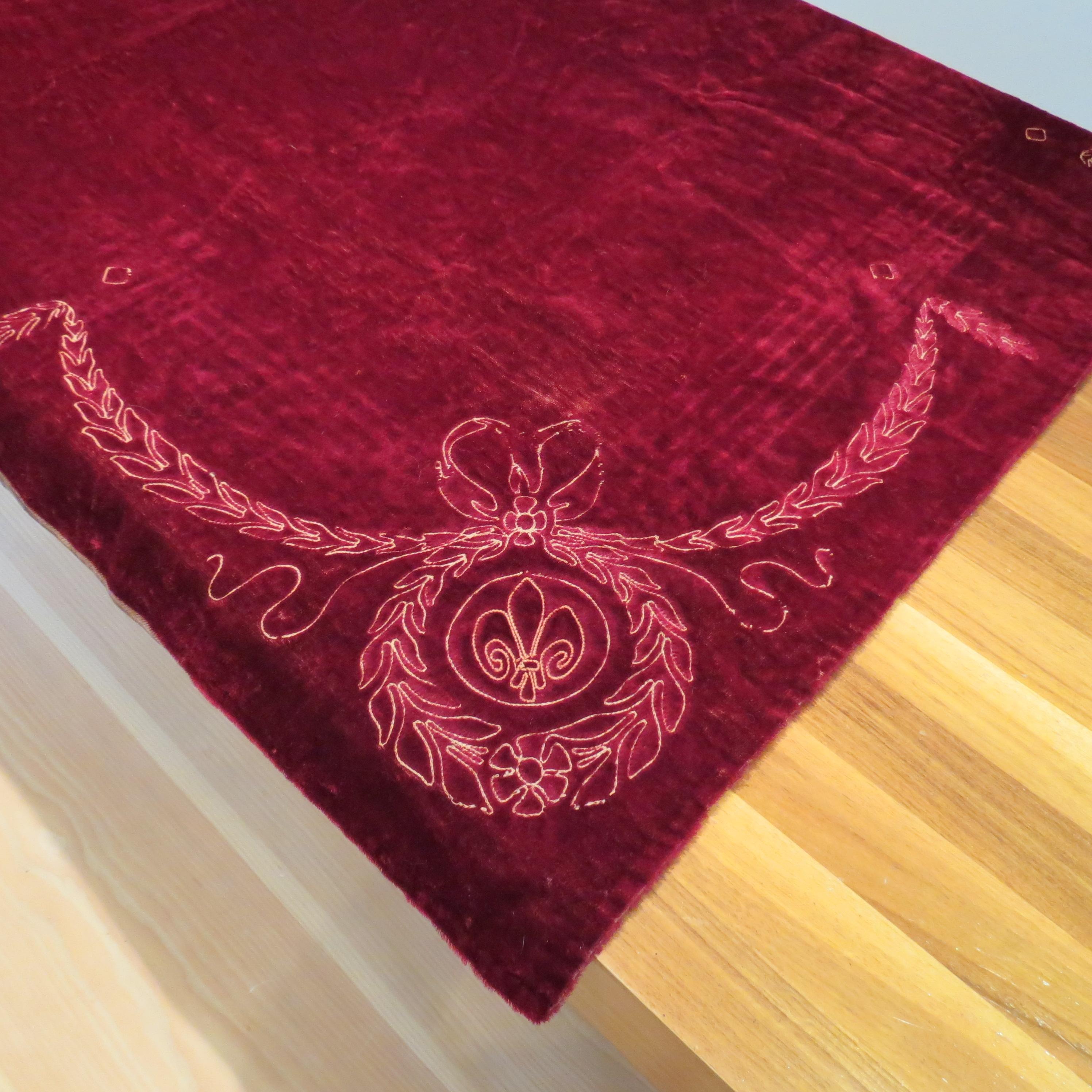Antique Victorian Red Velvet  Embroidered Tablecloth Throw Rug In Good Condition For Sale In Stow on the Wold, GB