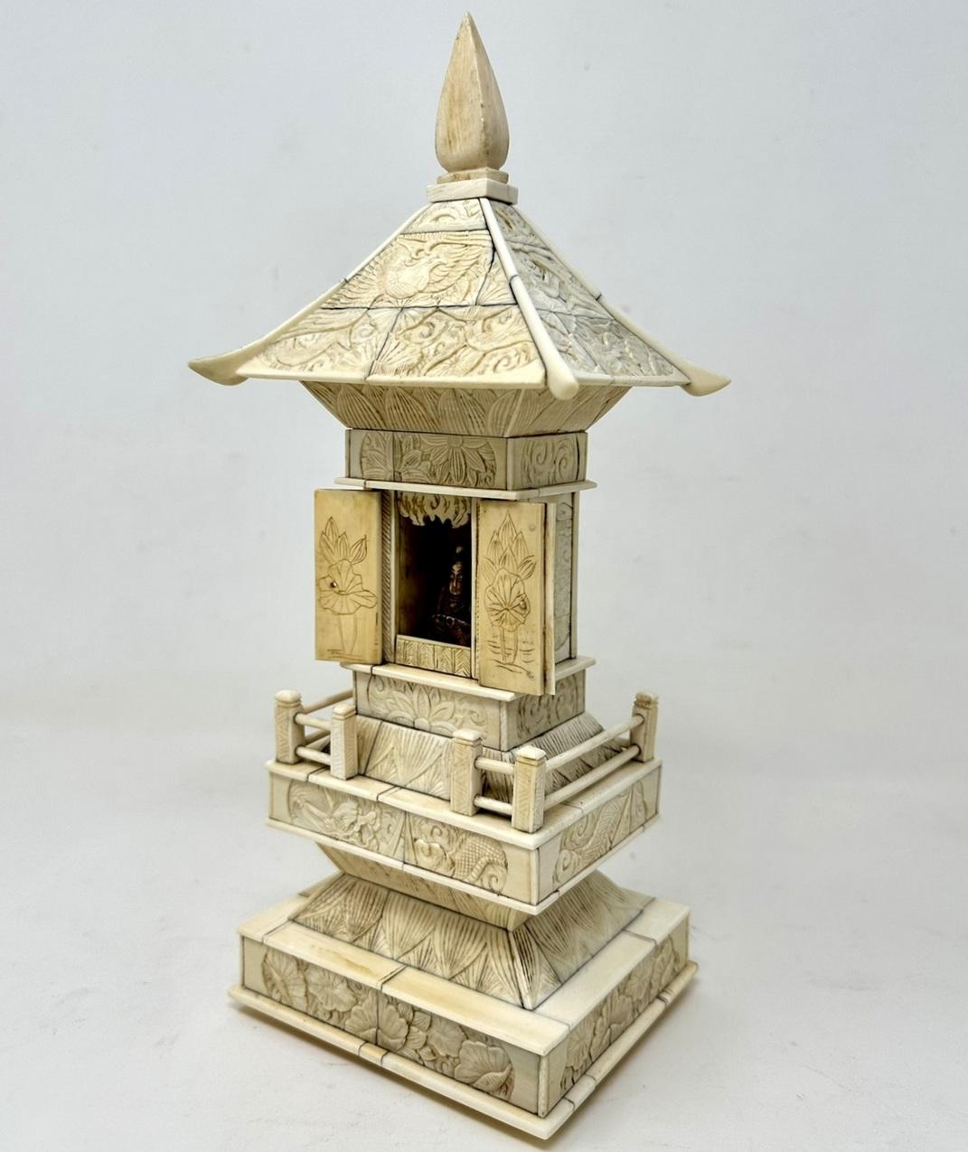 Victorien Ancienne sculpture de pagode victorienne religieuse chinoise d'exportation en os ivoire sculptée  en vente