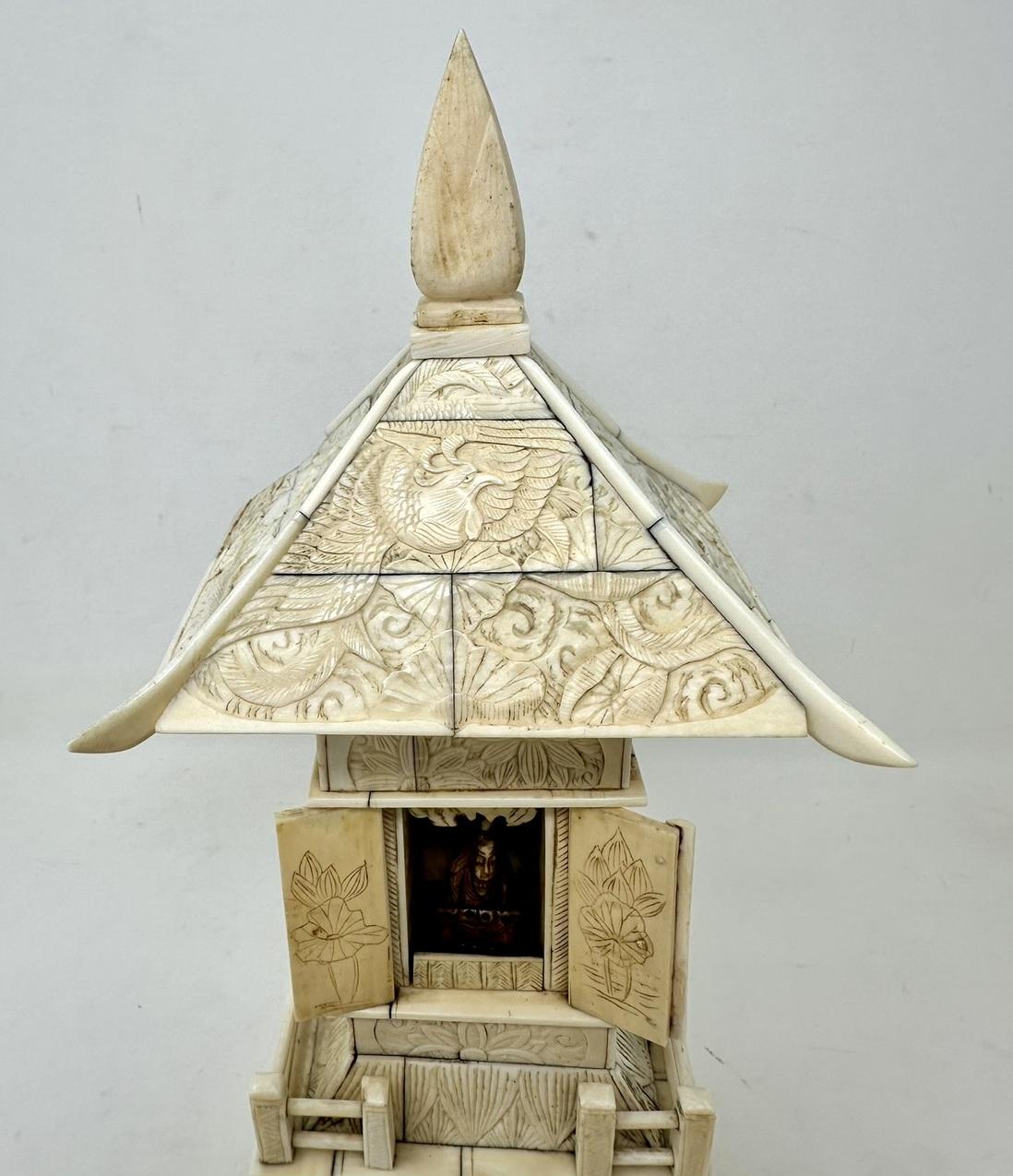 Ancienne sculpture de pagode victorienne religieuse chinoise d'exportation en os ivoire sculptée  en vente 2