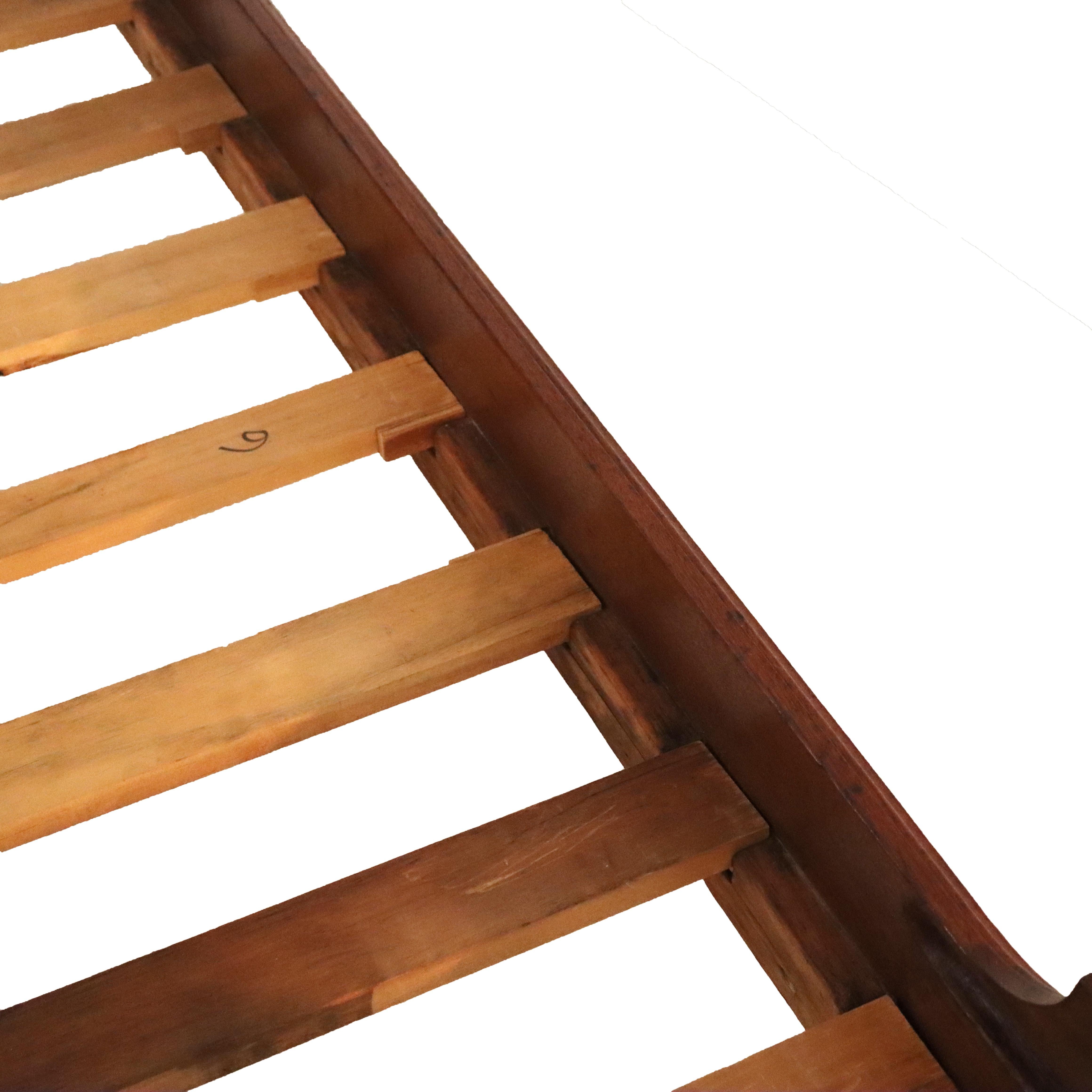 Antiguo marco de cama victoriano renacentista tallado en nogal y nudo c1890 en venta 5