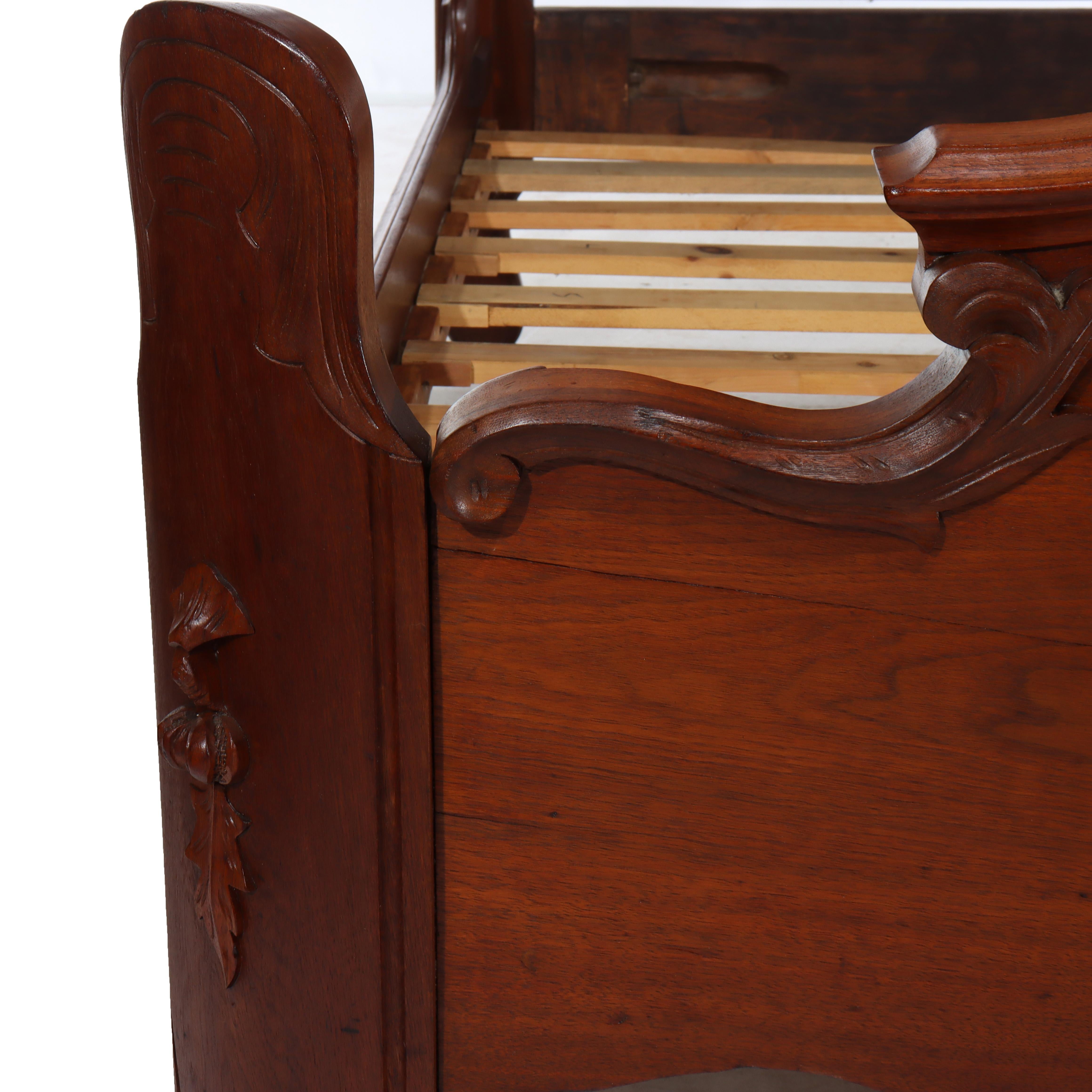 Antiguo marco de cama victoriano renacentista tallado en nogal y nudo c1890 siglo XIX en venta