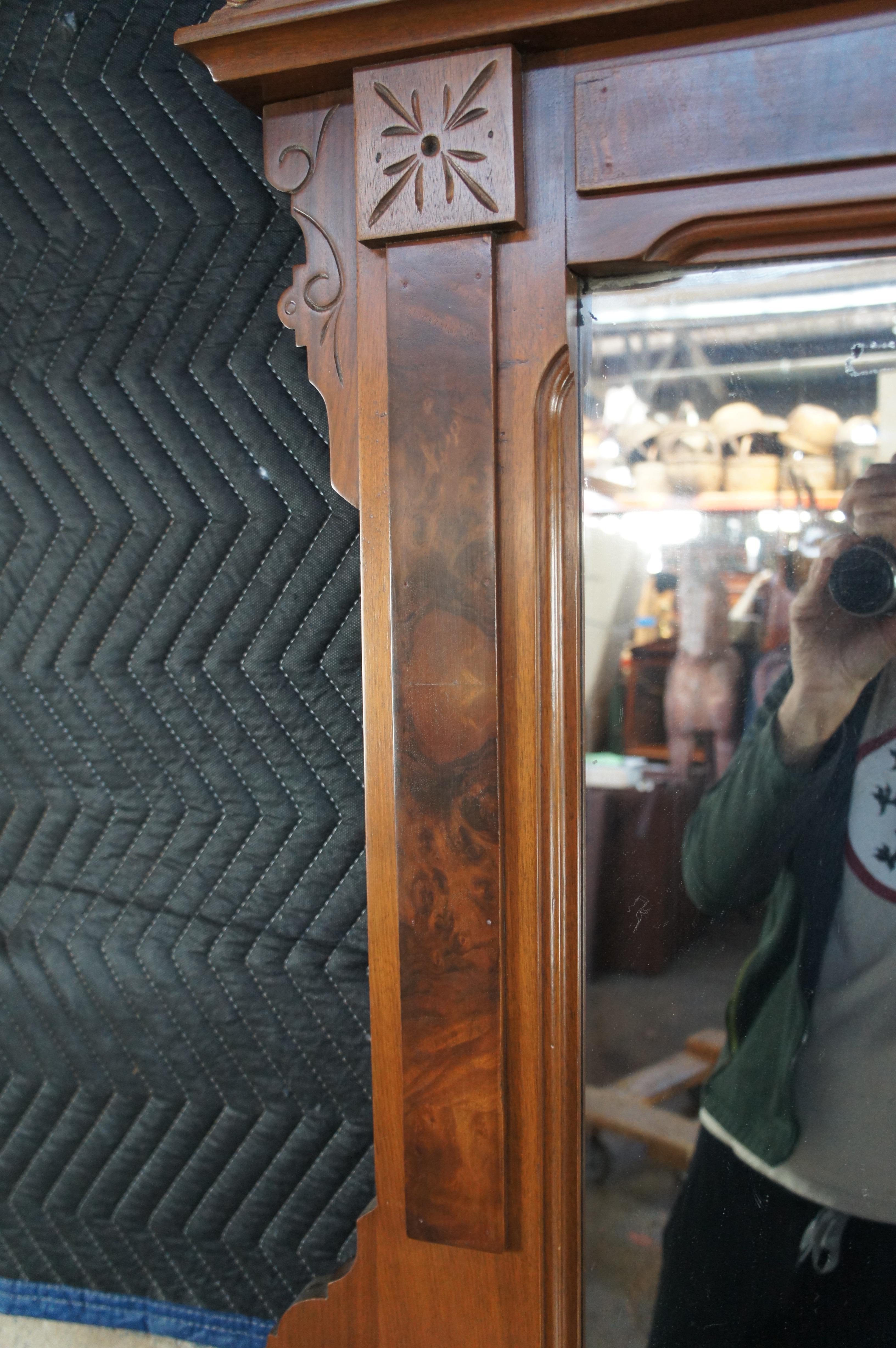 Antique Mirror e comò in radica di noce con piano in marmo in vendita 1