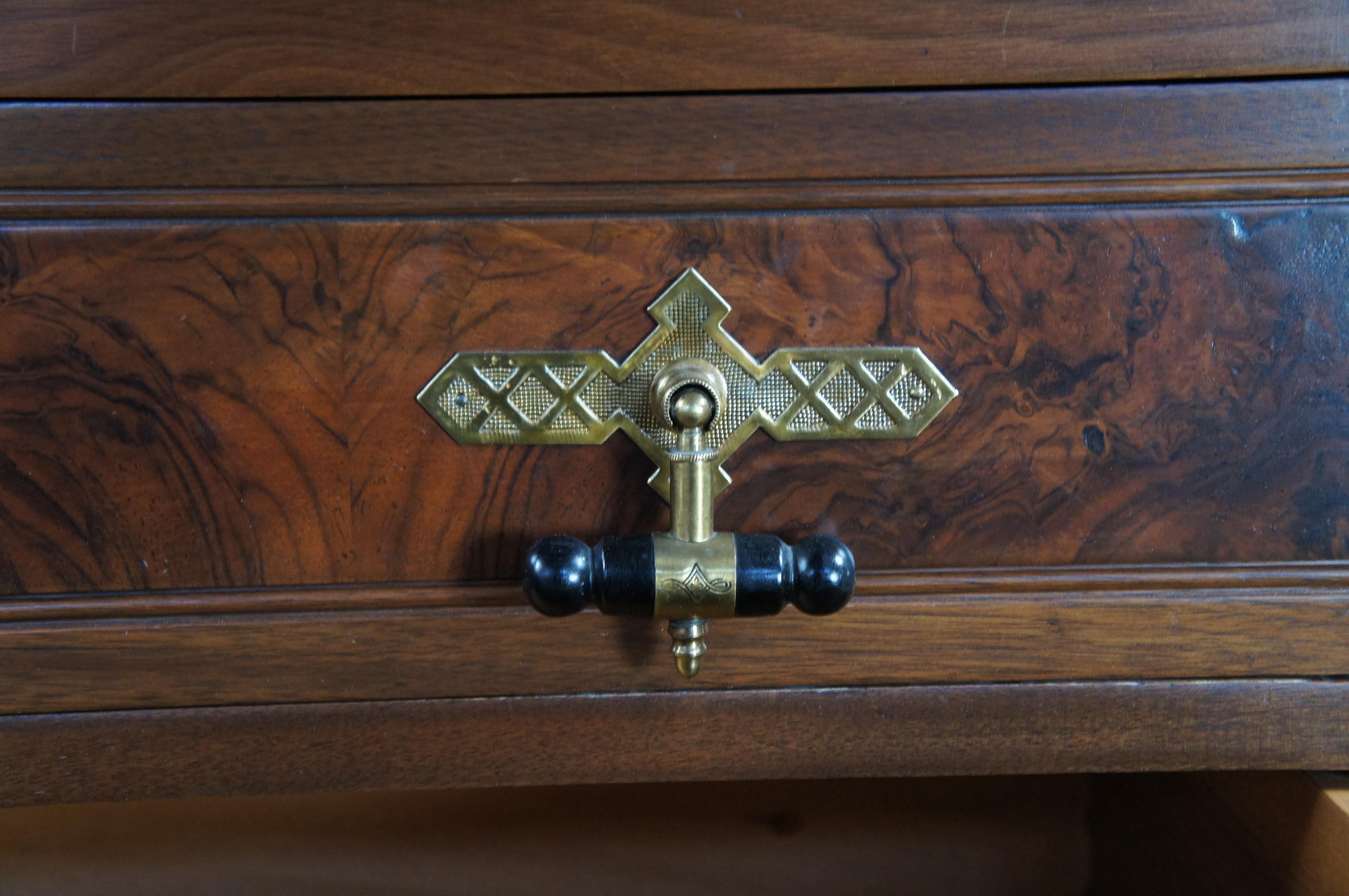 Antique Mirror e comò in radica di noce con piano in marmo in vendita 2