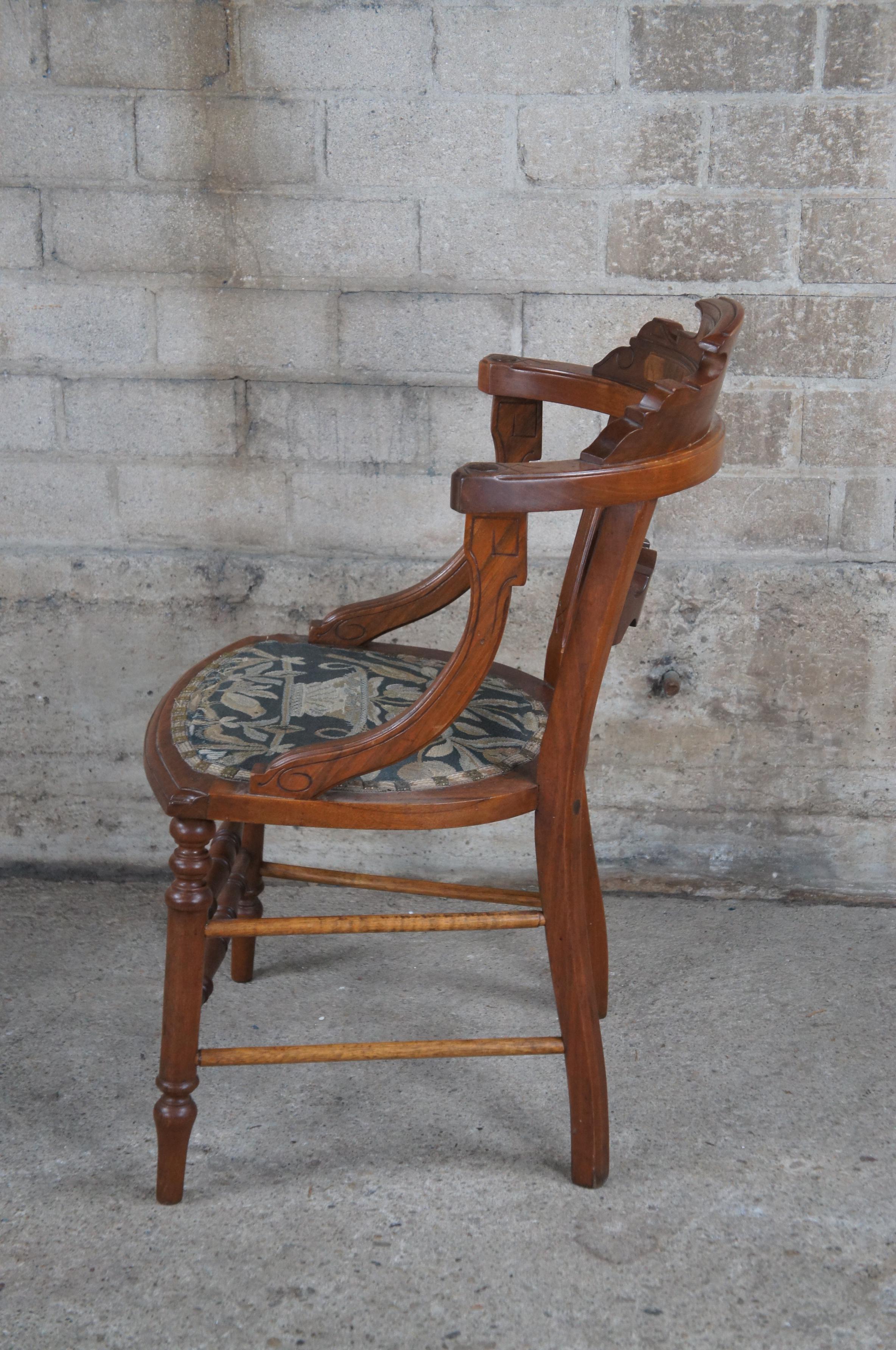 Antique Victorian Revive Walnut Burl Side Chair Embroidered Seat Bon état - En vente à Dayton, OH