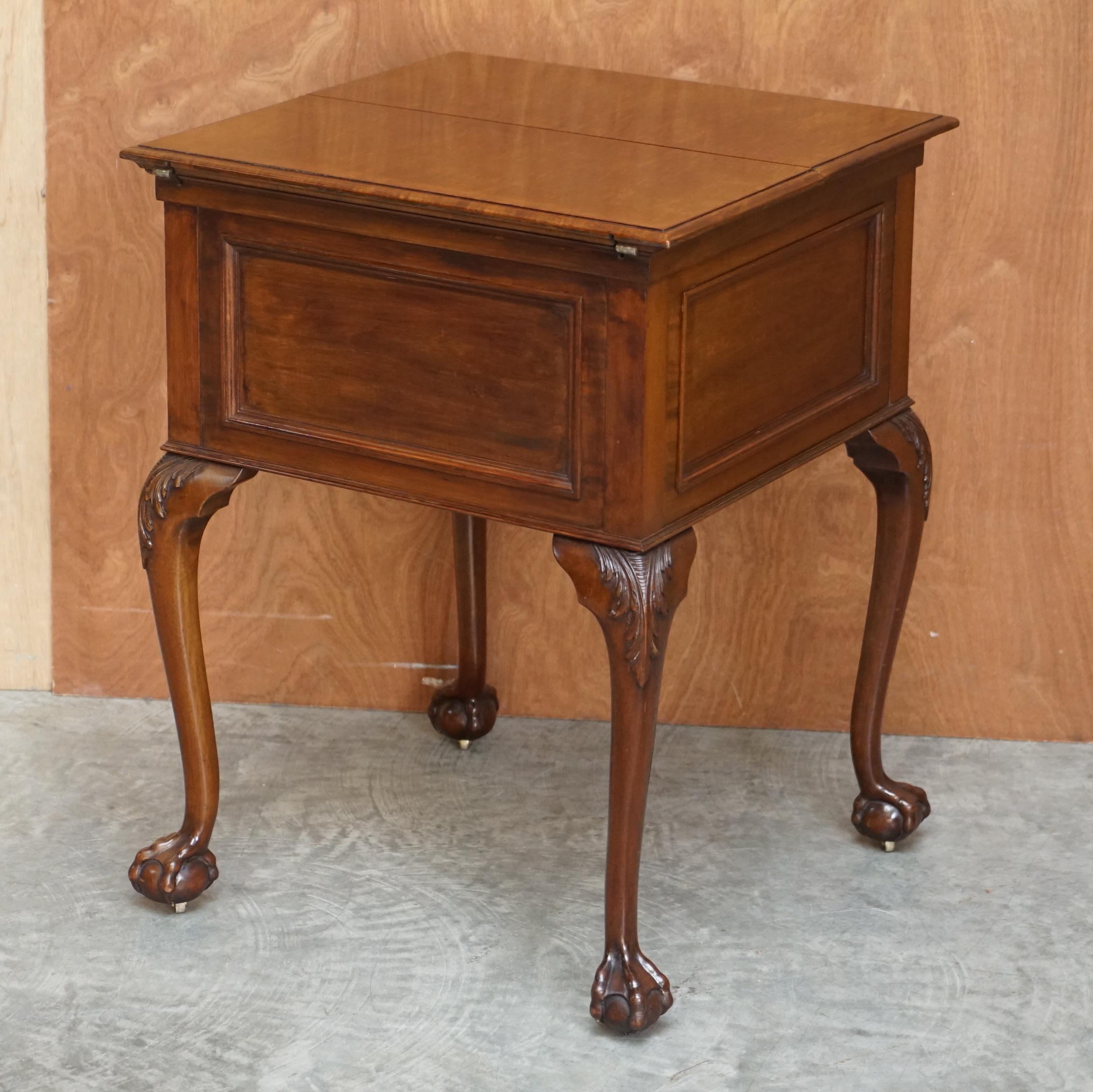 We are delighted to offer for sale this wonderful Victorian mahogany Asprey london, mahogany Elevette drinks table

What a table! This really makes serving drinks a sense of occasion when it comes out of this magnificent work of art. Retailed by