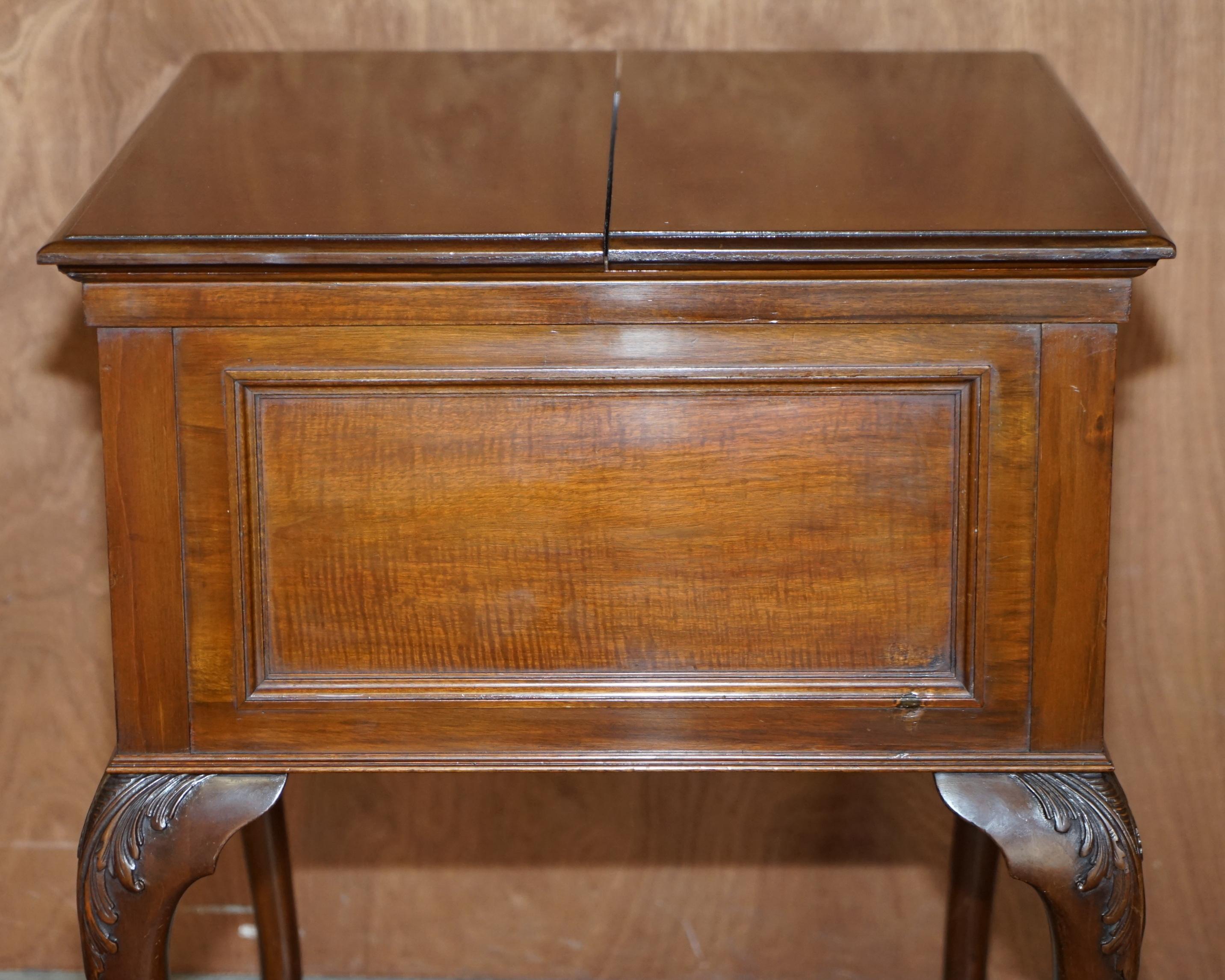 Ancienne table à boissons victorienne restaurée à griffes et boules Asprey's London Elevette en vente 2