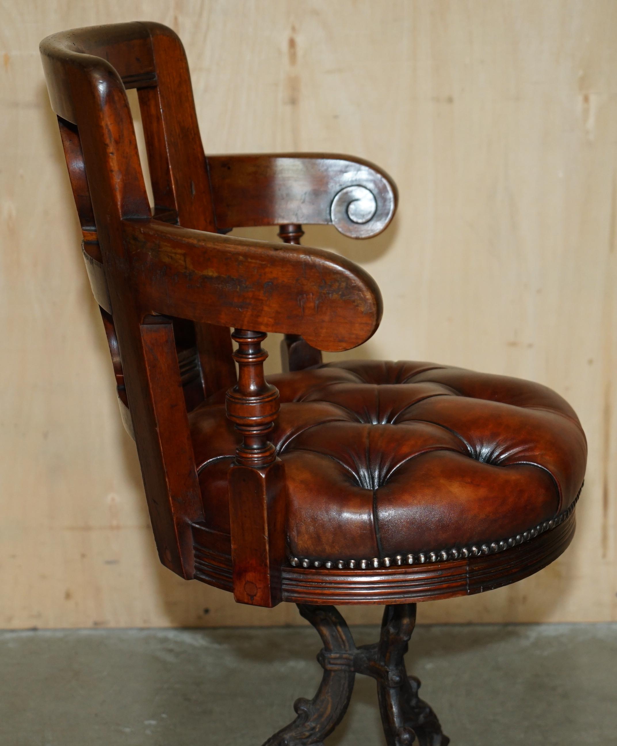 ANTIQUE VICTORIAN RESTORED BROWN LEATHER CHESTERFIELD TUFTED CAPTAiNS CHAIR im Angebot 7