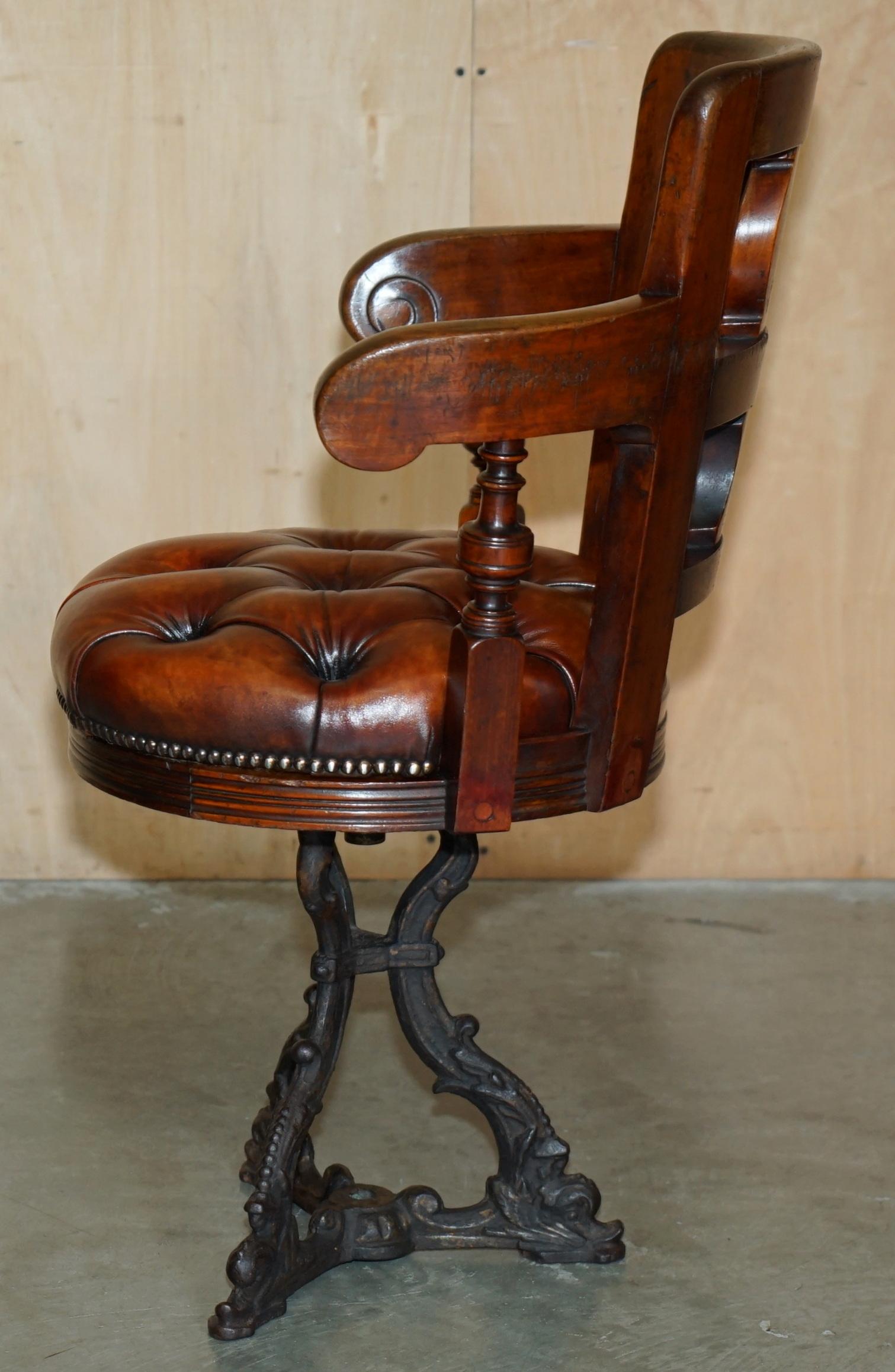 ANTIQUE VICTORIAN RESTORED BROWN LEATHER CHESTERFIELD TUFTED CAPTAiNS CHAIR im Angebot 10