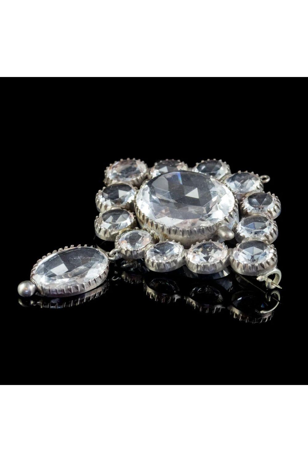 Antique Victorian Rock Crystal Brooch Silver, circa 1880 In Good Condition For Sale In Kendal, GB