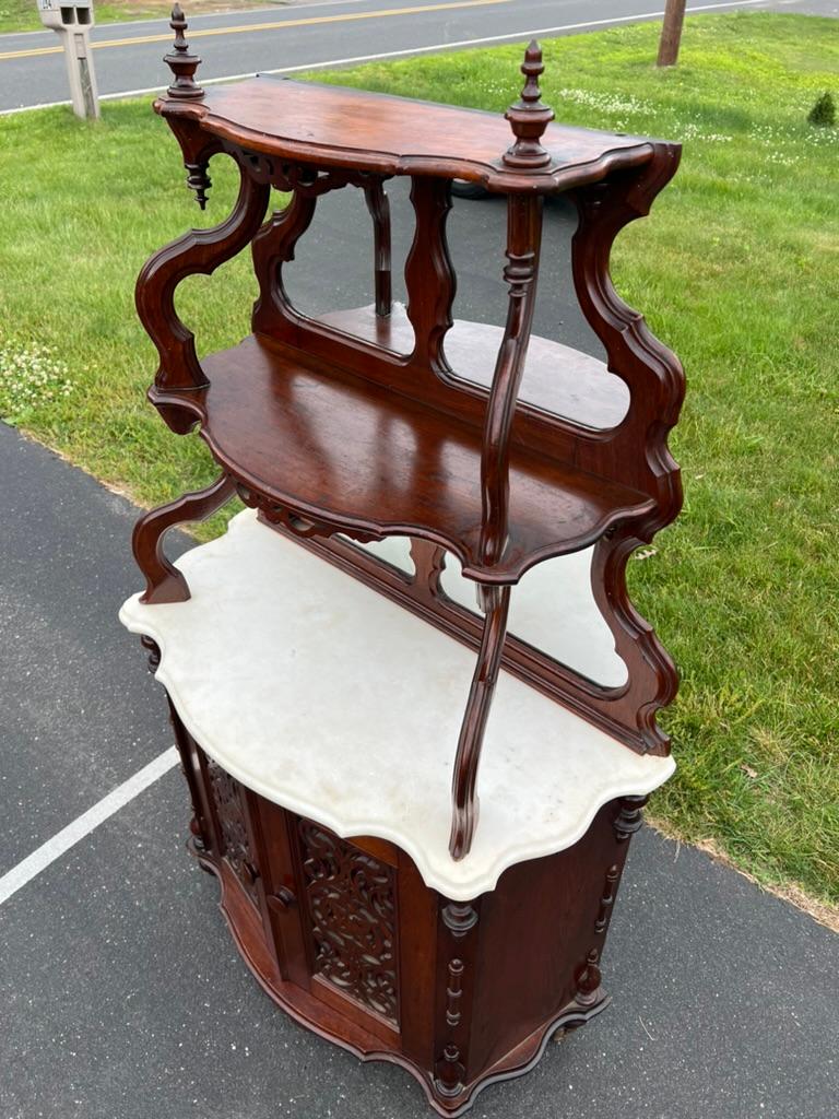 Antigua estantería victoriana de mármol de estilo rococó en Bueno estado para la venta en Westfield, MA