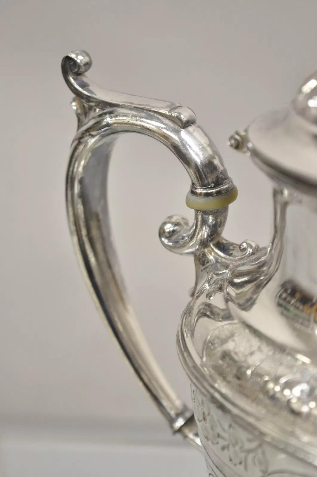 20ième siècle Bouilloire à thé antique victorienne Rogers Smith en métal argenté avec monogramme en vente