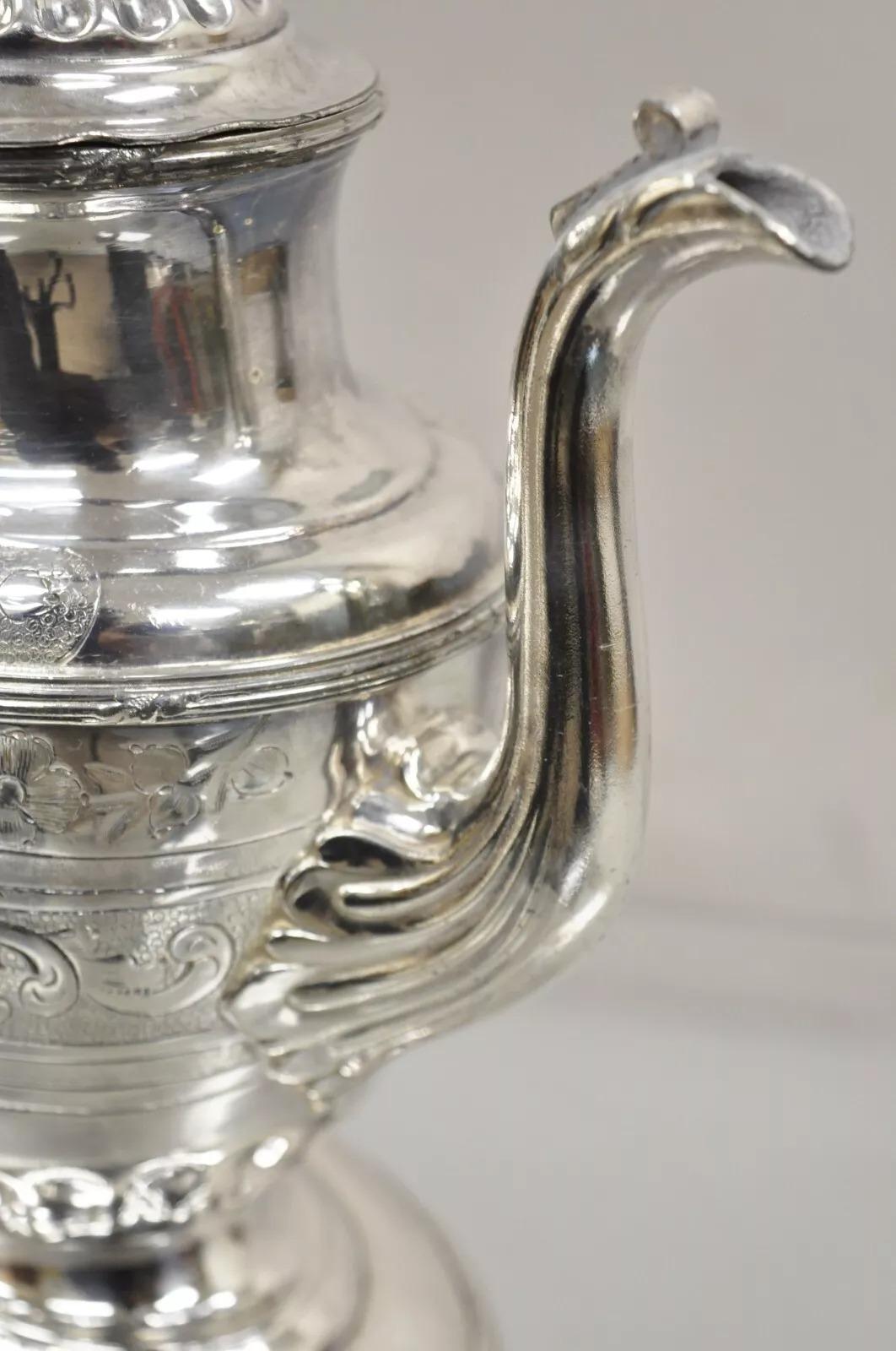 Plaqué argent Bouilloire à thé antique victorienne Rogers Smith en métal argenté avec monogramme en vente