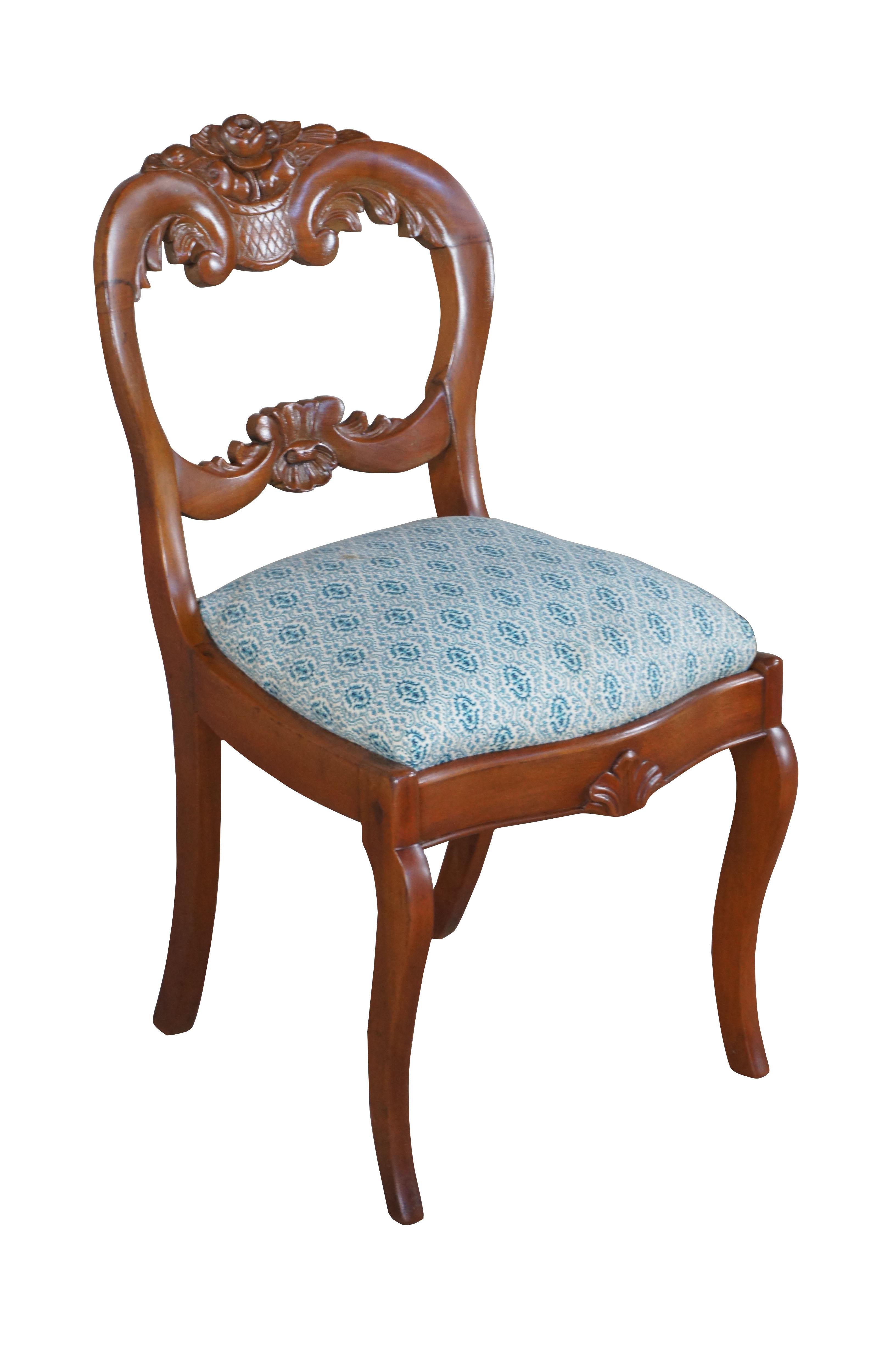 Antique Victorian Rose Carved Walnut Balloon Back Parlor Vanity Desk Chair In Good Condition For Sale In Dayton, OH