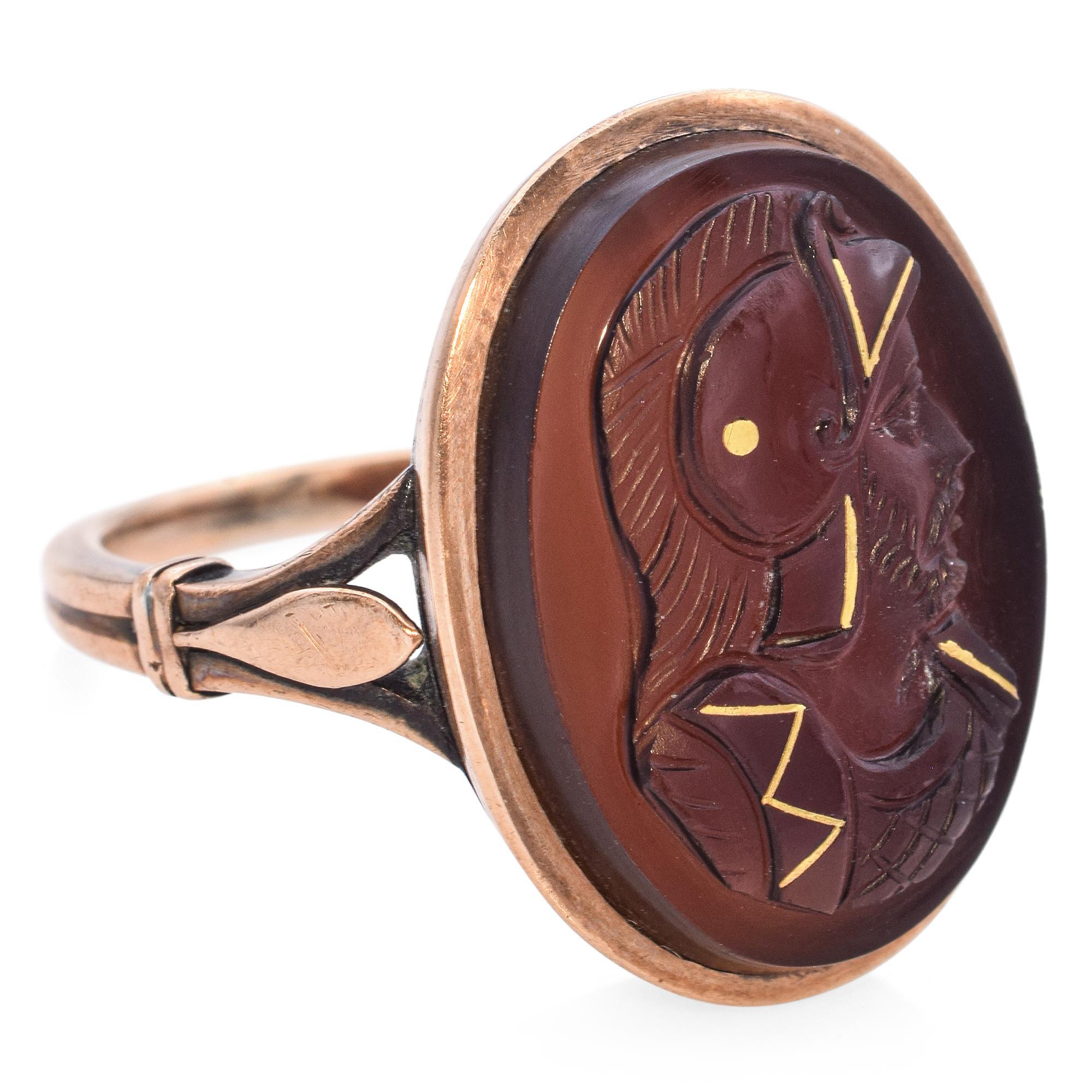 Ancienne bague victorienne camée de soldat en or rose Pour femmes en vente