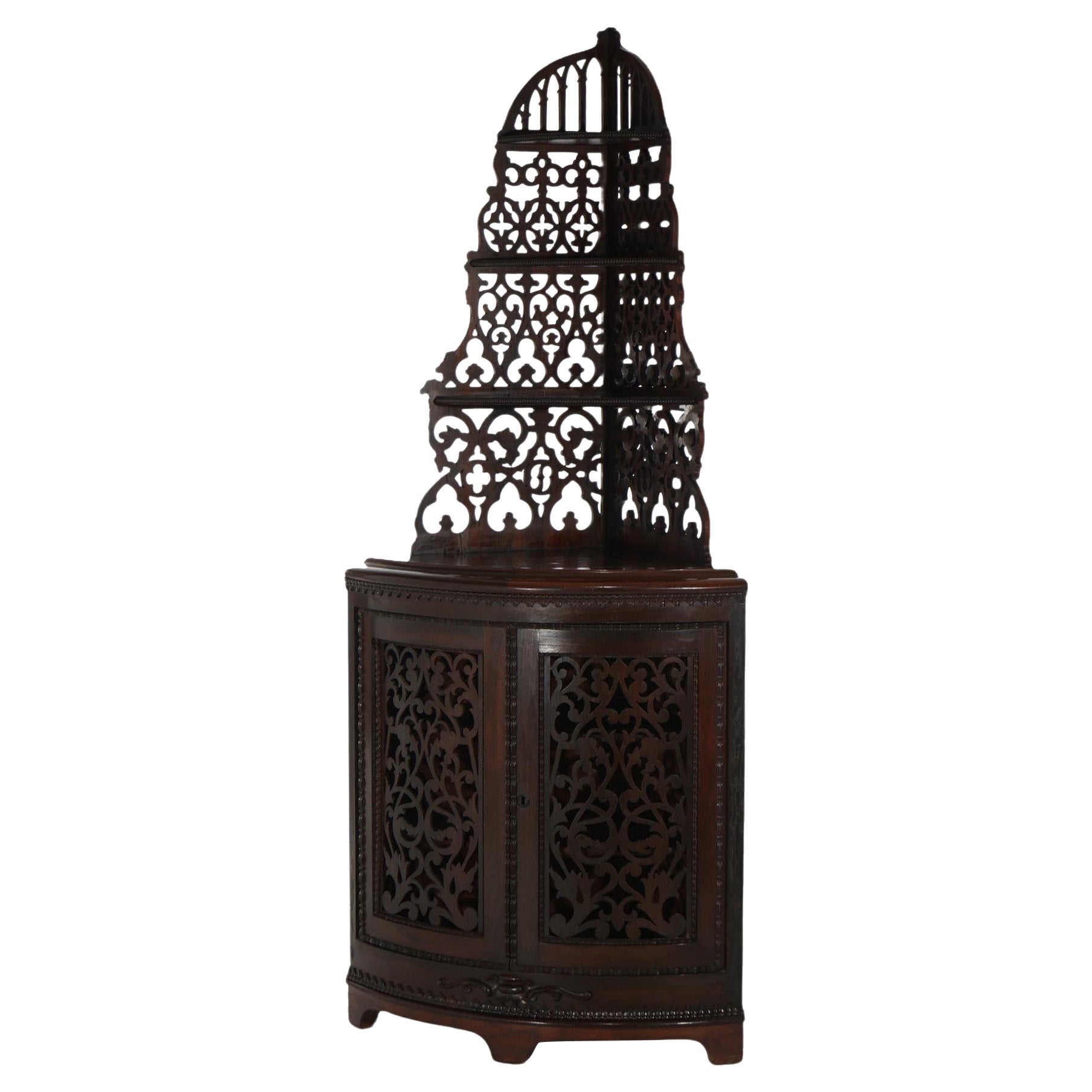 Étagère victorienne ancienne en bois de rose avec étagères réticulées et sculptées graduellement en vente