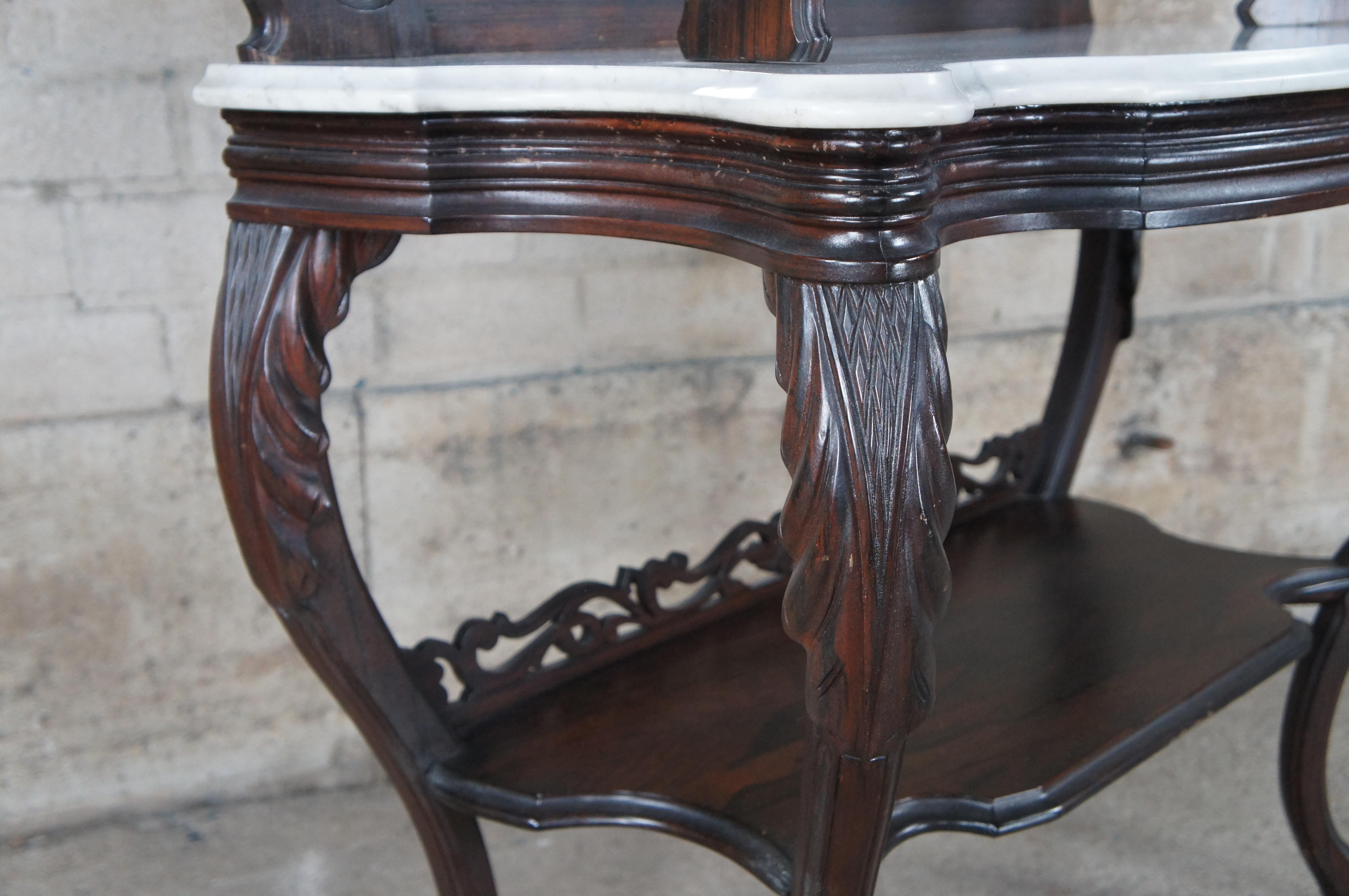 Étagère à étages rocococo victorienne ancienne en bois de rose et marbre de 68 pouces en vente 6